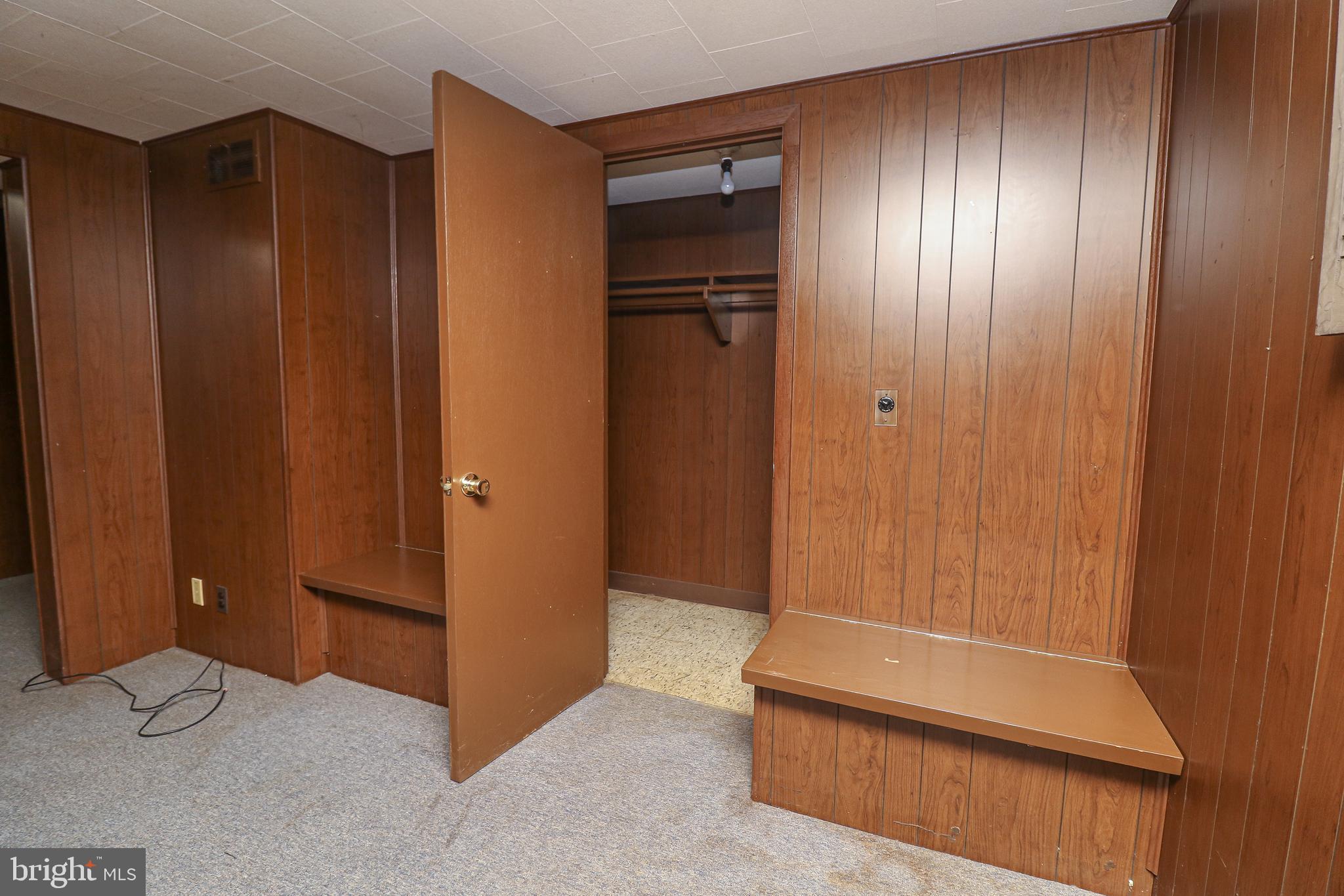 SUBURBIA - Residential