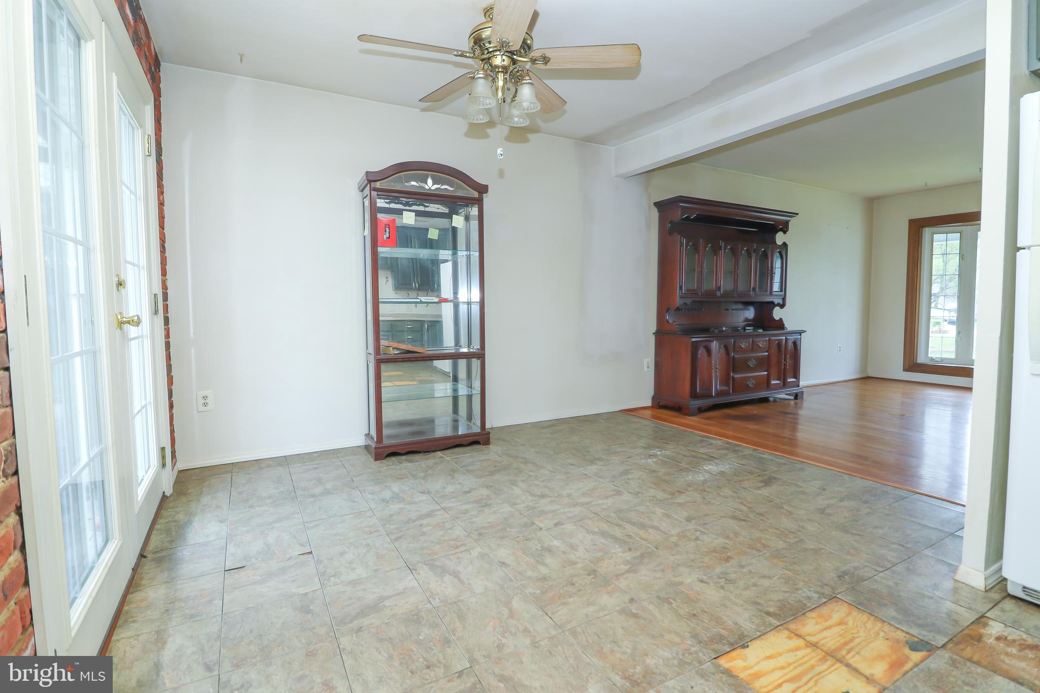 SUBURBIA - Residential