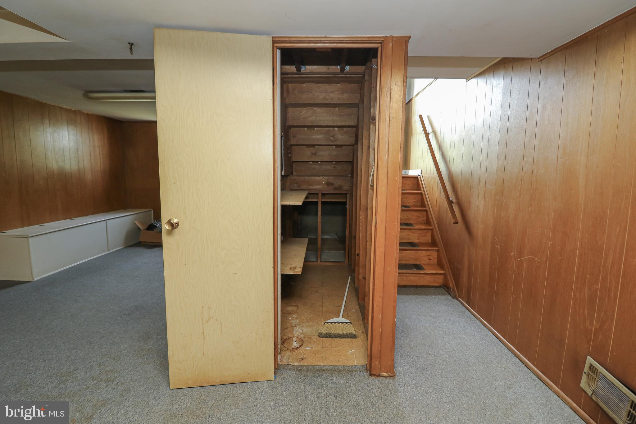 SUBURBIA - Residential