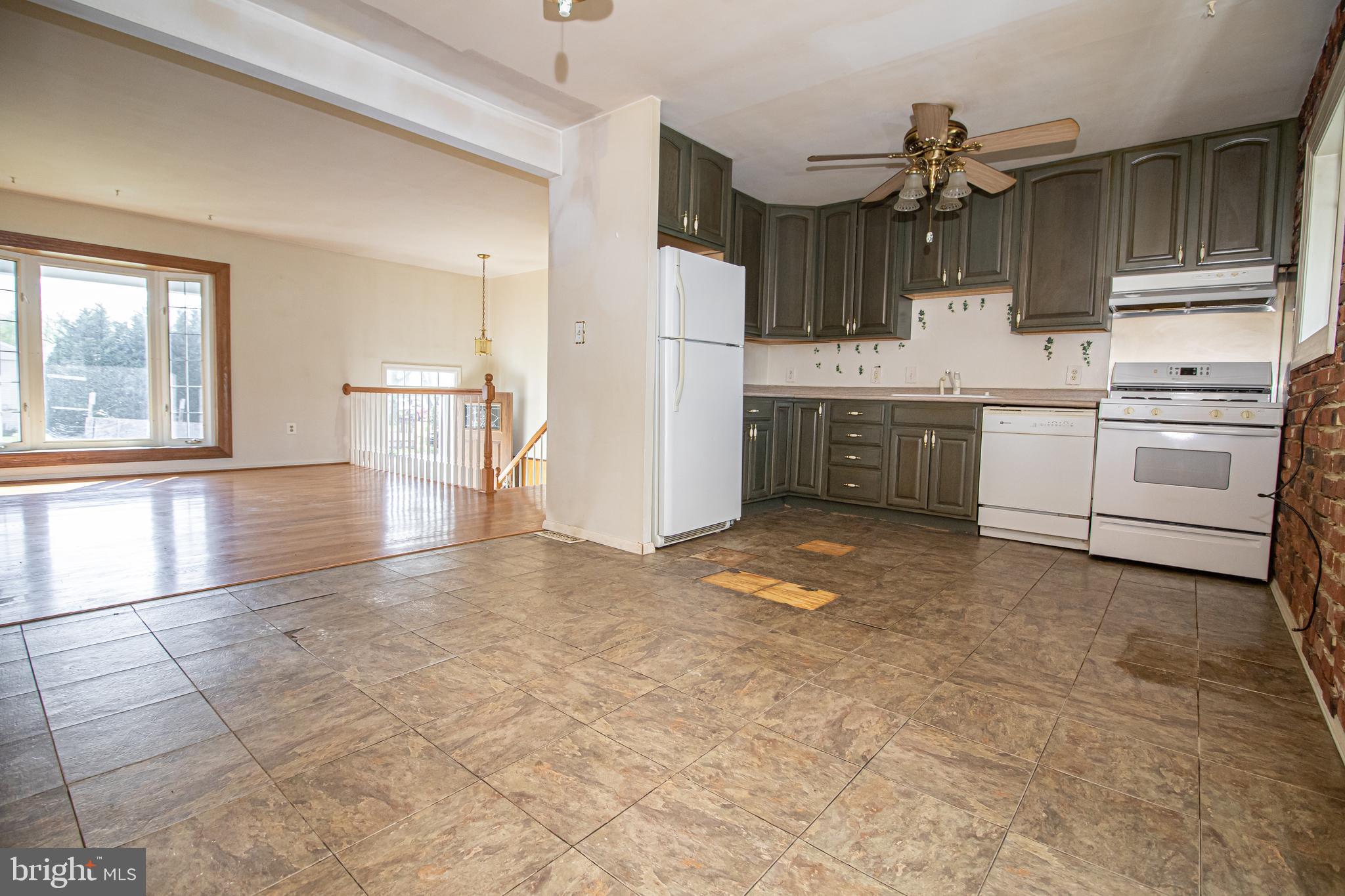 SUBURBIA - Residential