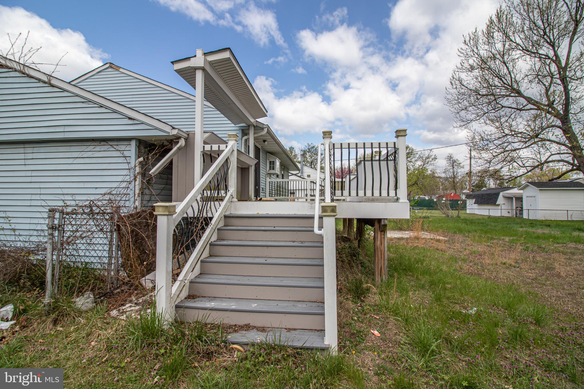 SUBURBIA - Residential