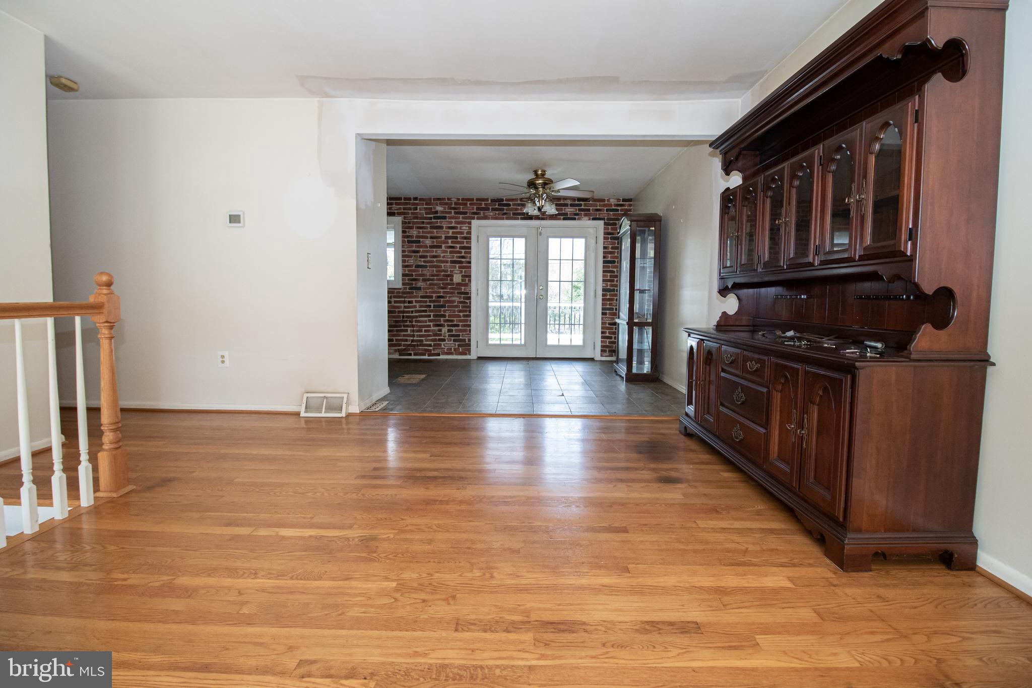 SUBURBIA - Residential