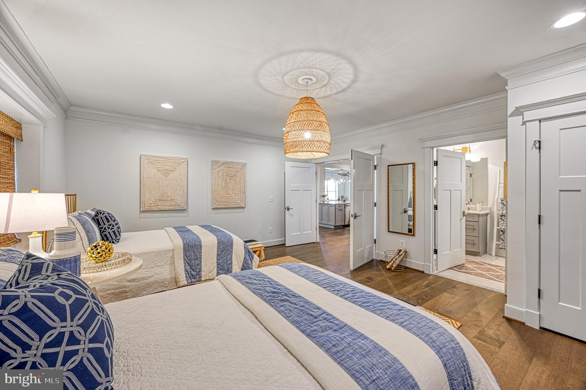 SUNSET COVE - Residential