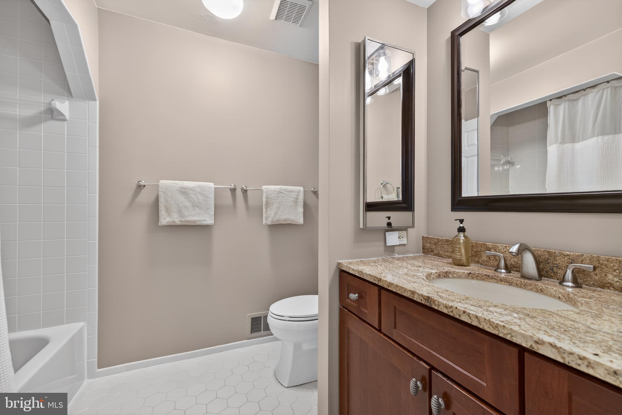 QUINCE ORCHARD VALLEY - Residential