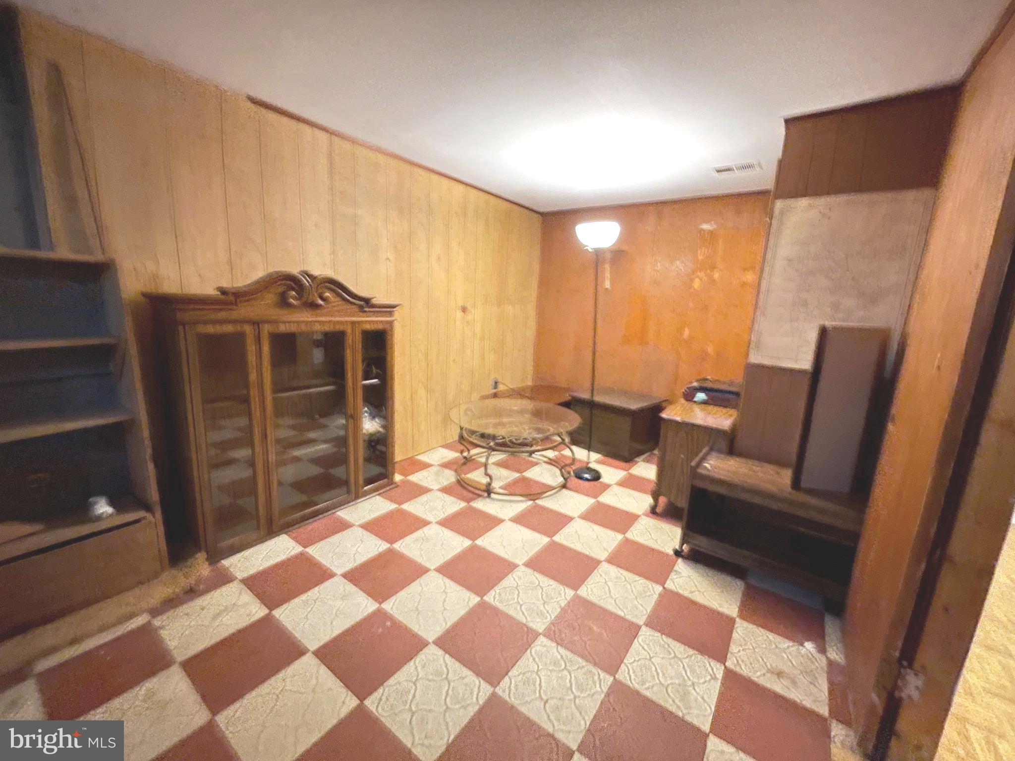 REGULARS - Residential