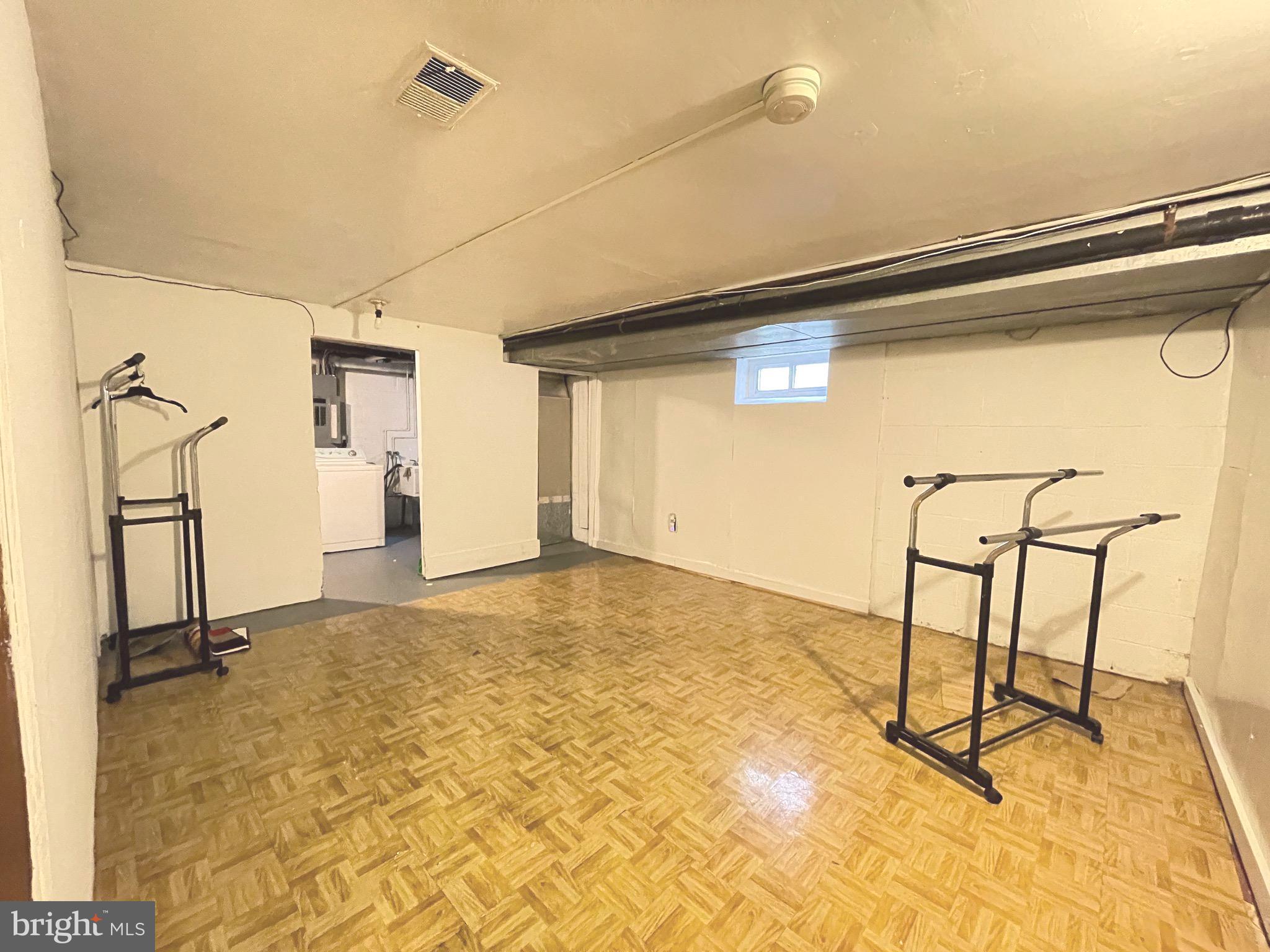 REGULARS - Residential