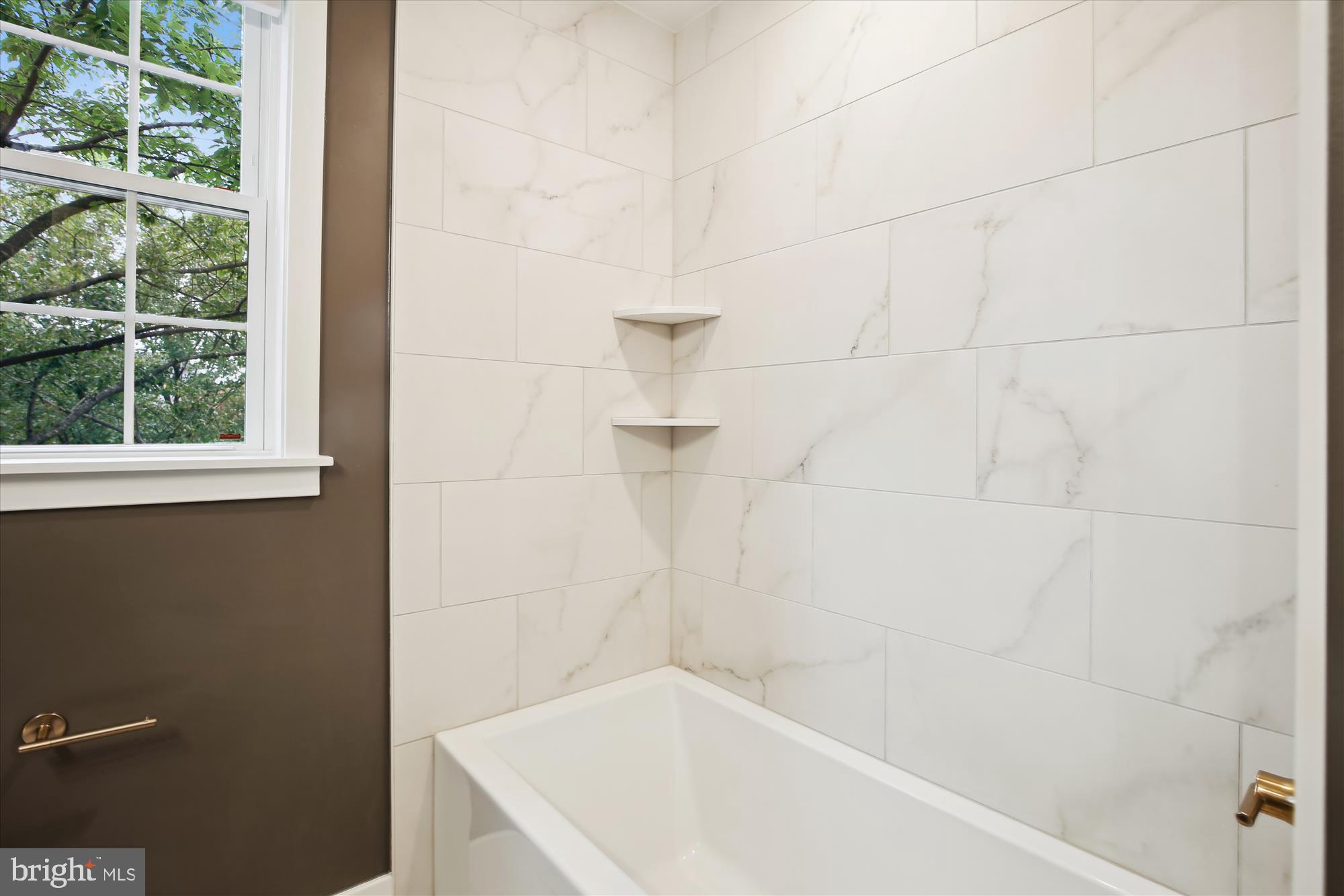 FAIRLINGTON MEADOWS - Residential Lease