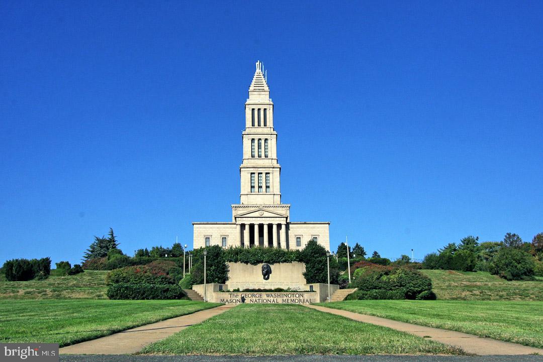 MARINA TOWERS - Residential