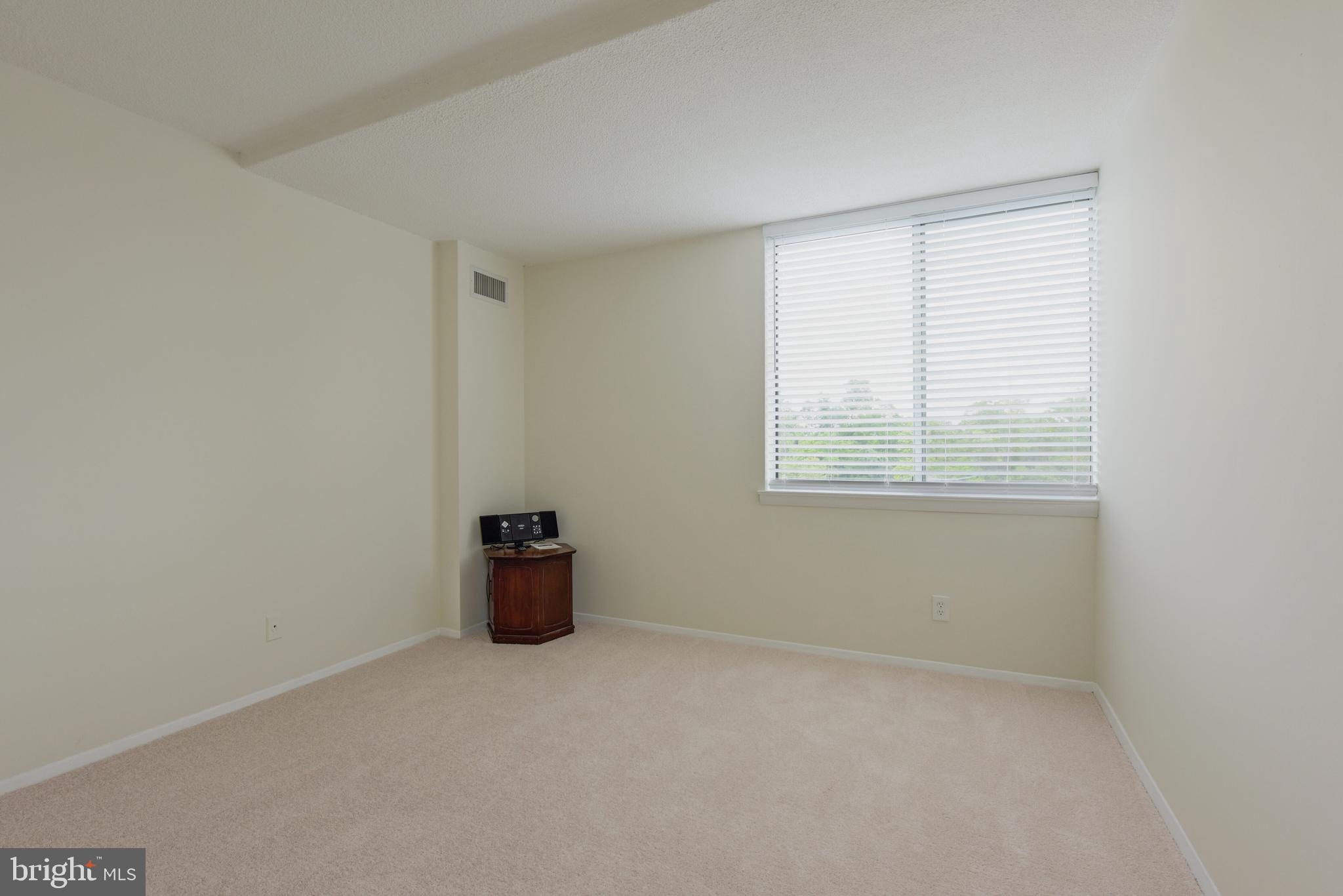 MARINA TOWERS - Residential