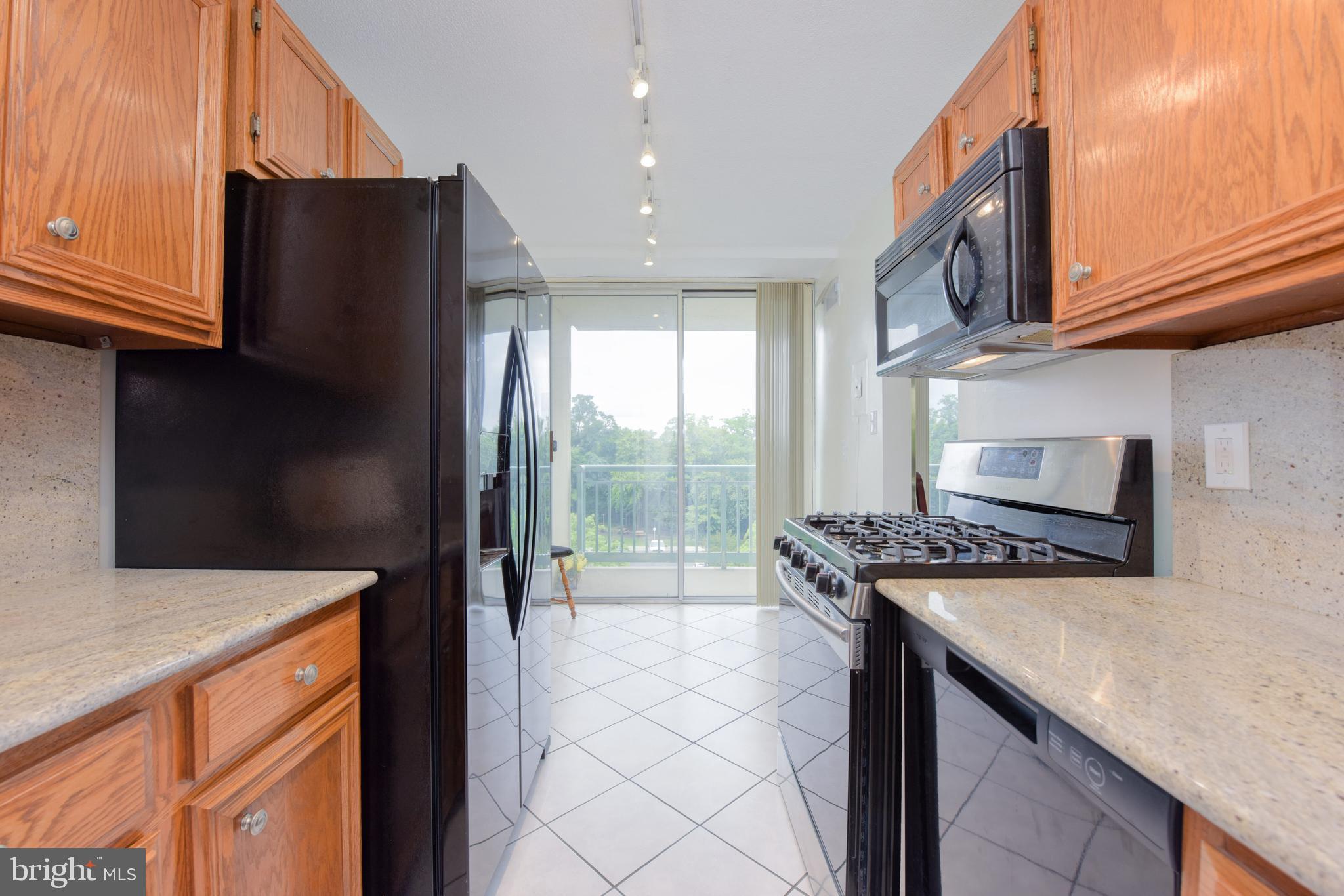 MARINA TOWERS - Residential