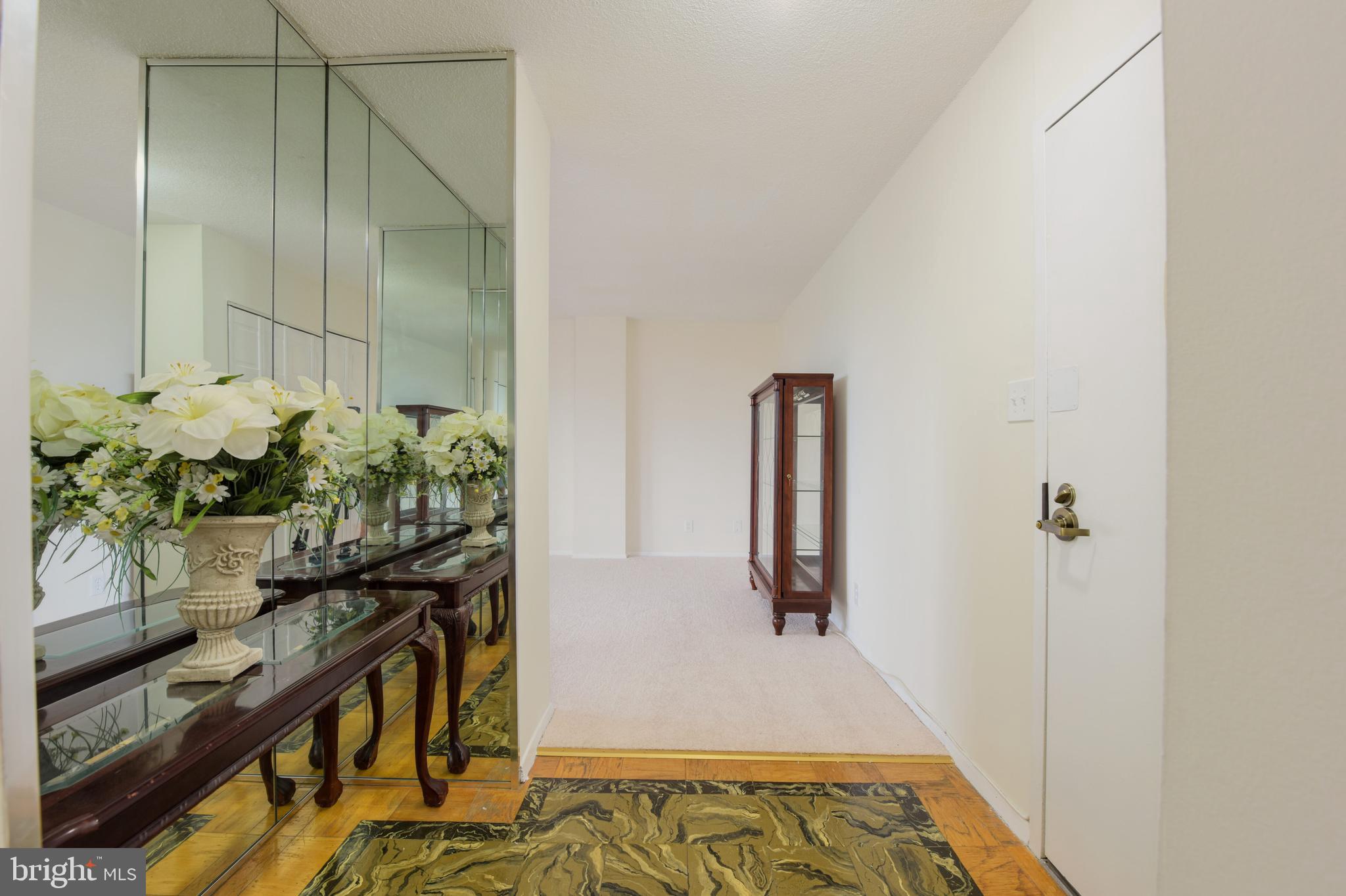 MARINA TOWERS - Residential