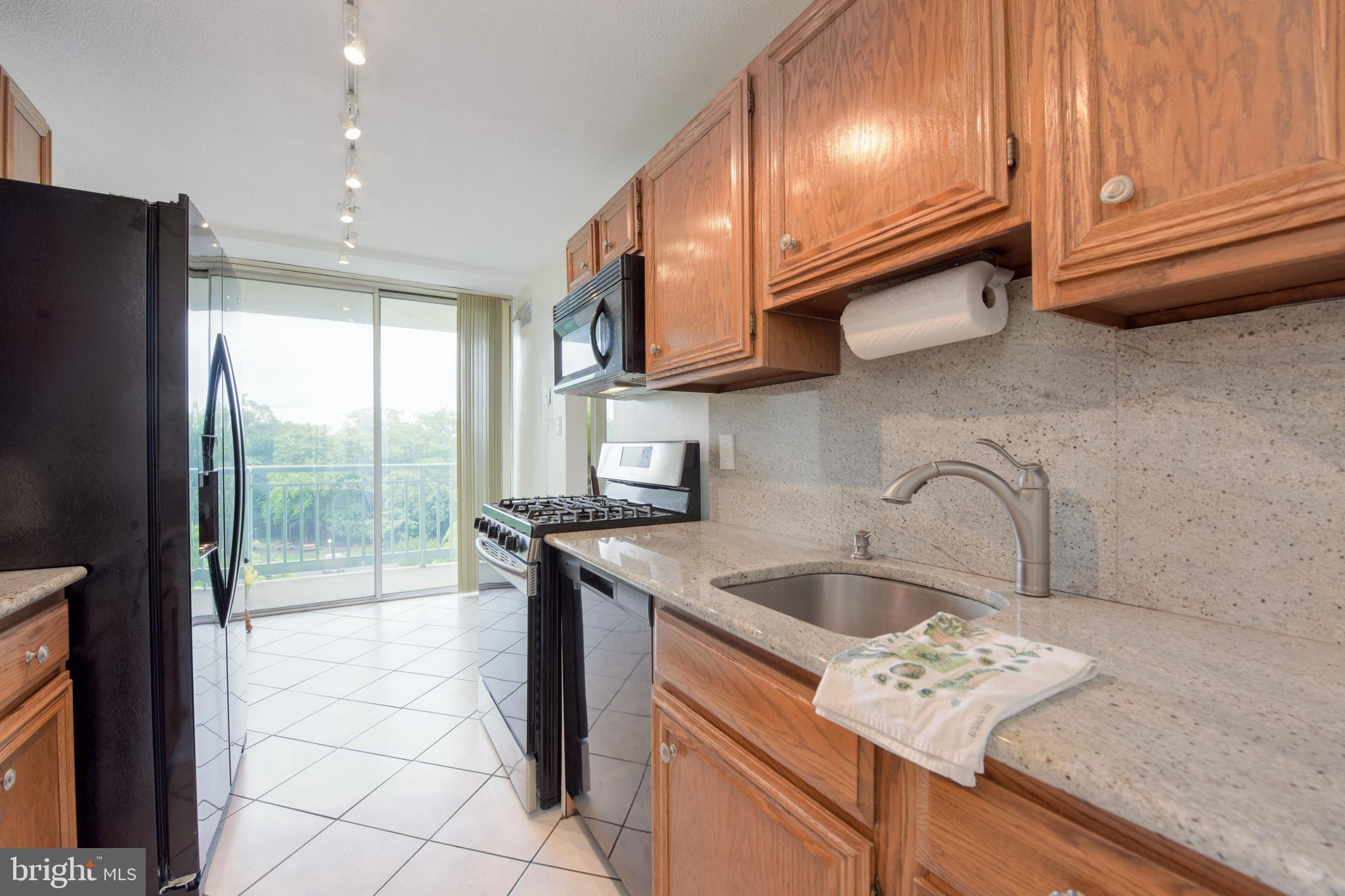 MARINA TOWERS - Residential