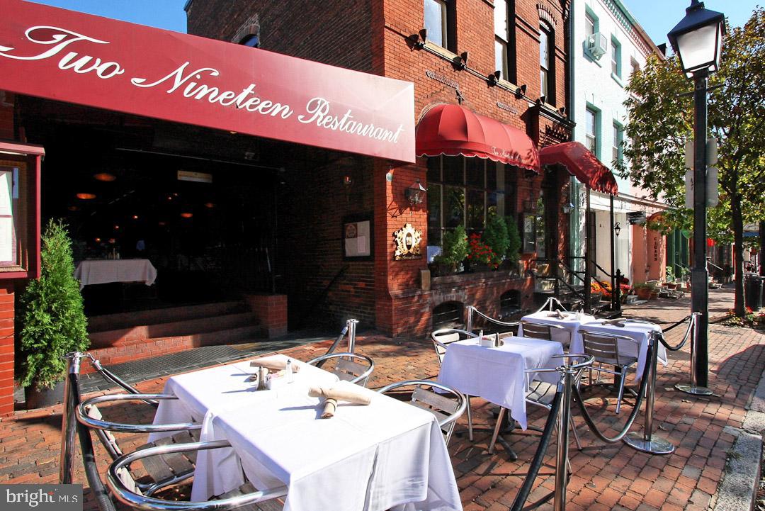 MARINA TOWERS - Residential