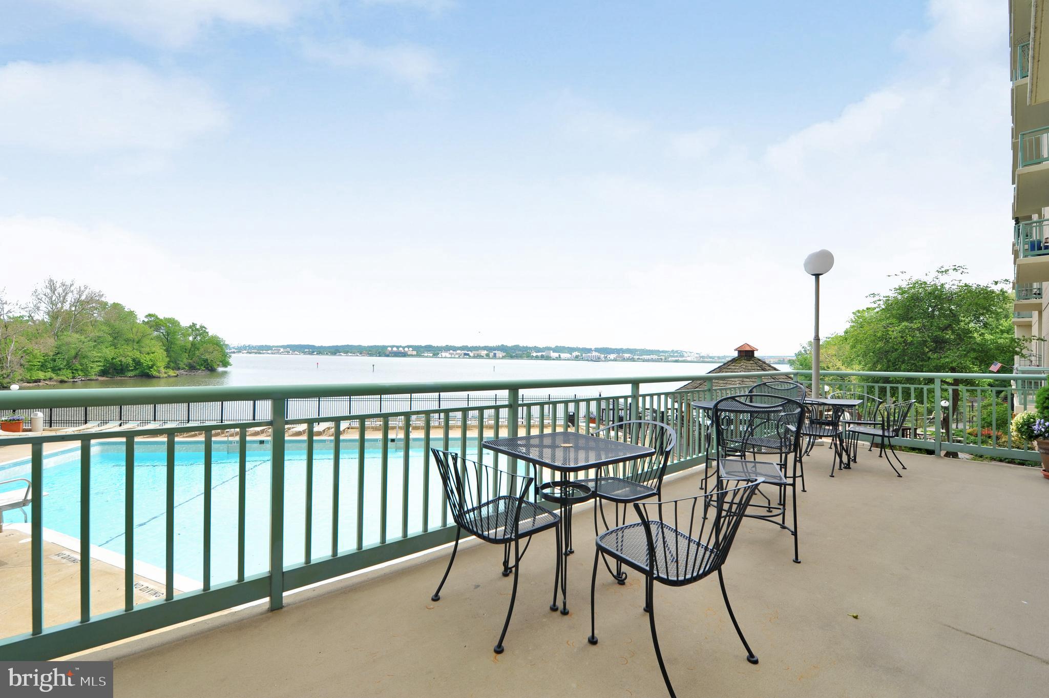 MARINA TOWERS - Residential