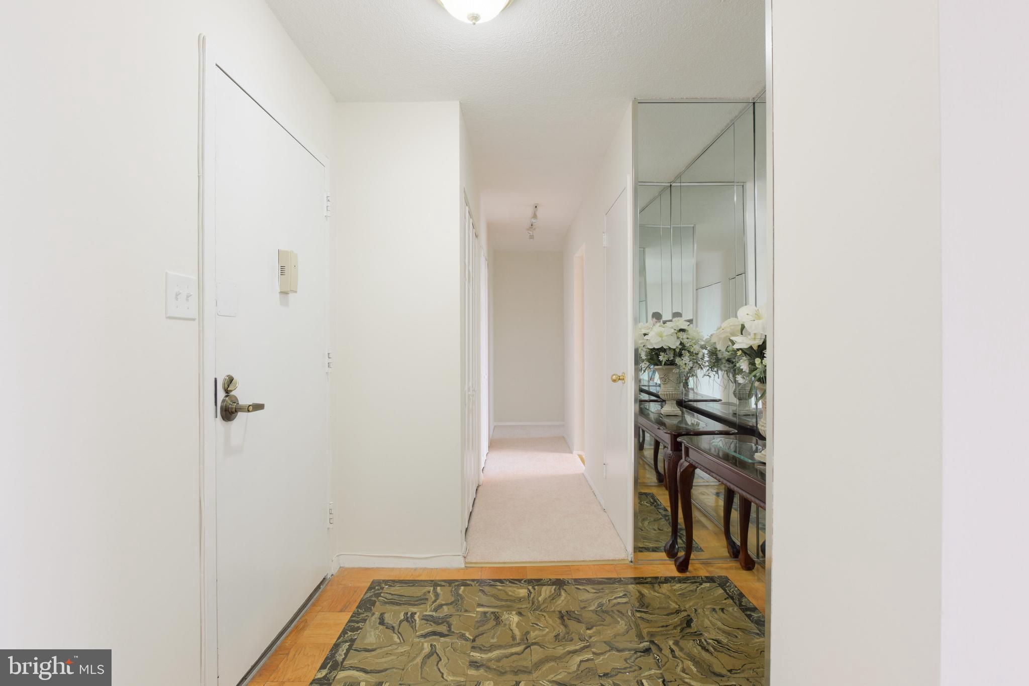 MARINA TOWERS - Residential