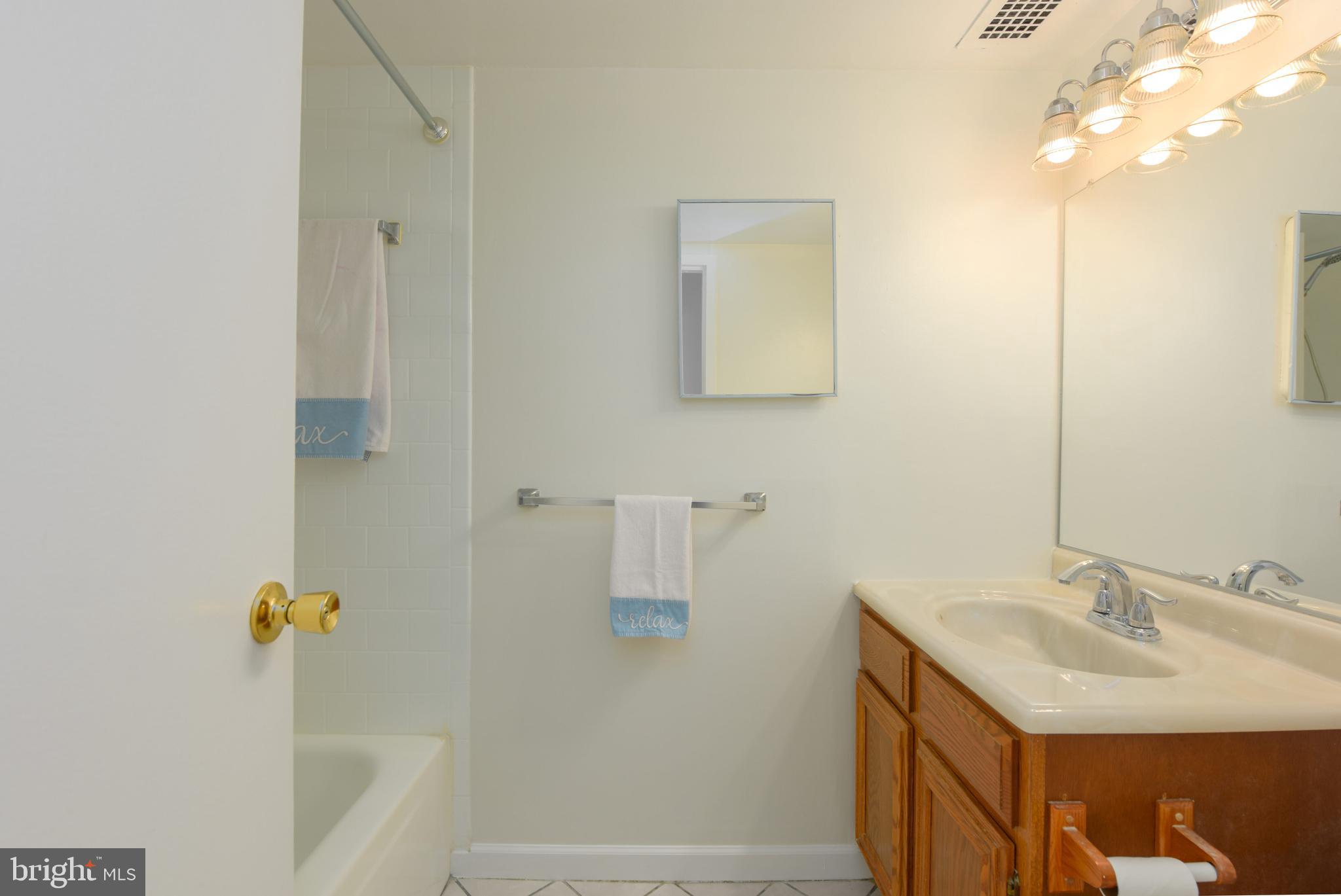 MARINA TOWERS - Residential