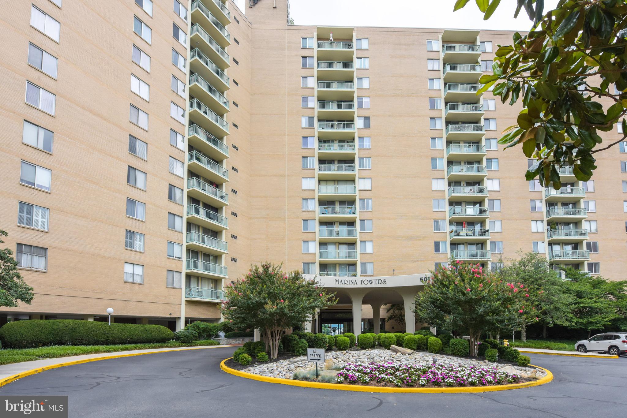 MARINA TOWERS - Residential