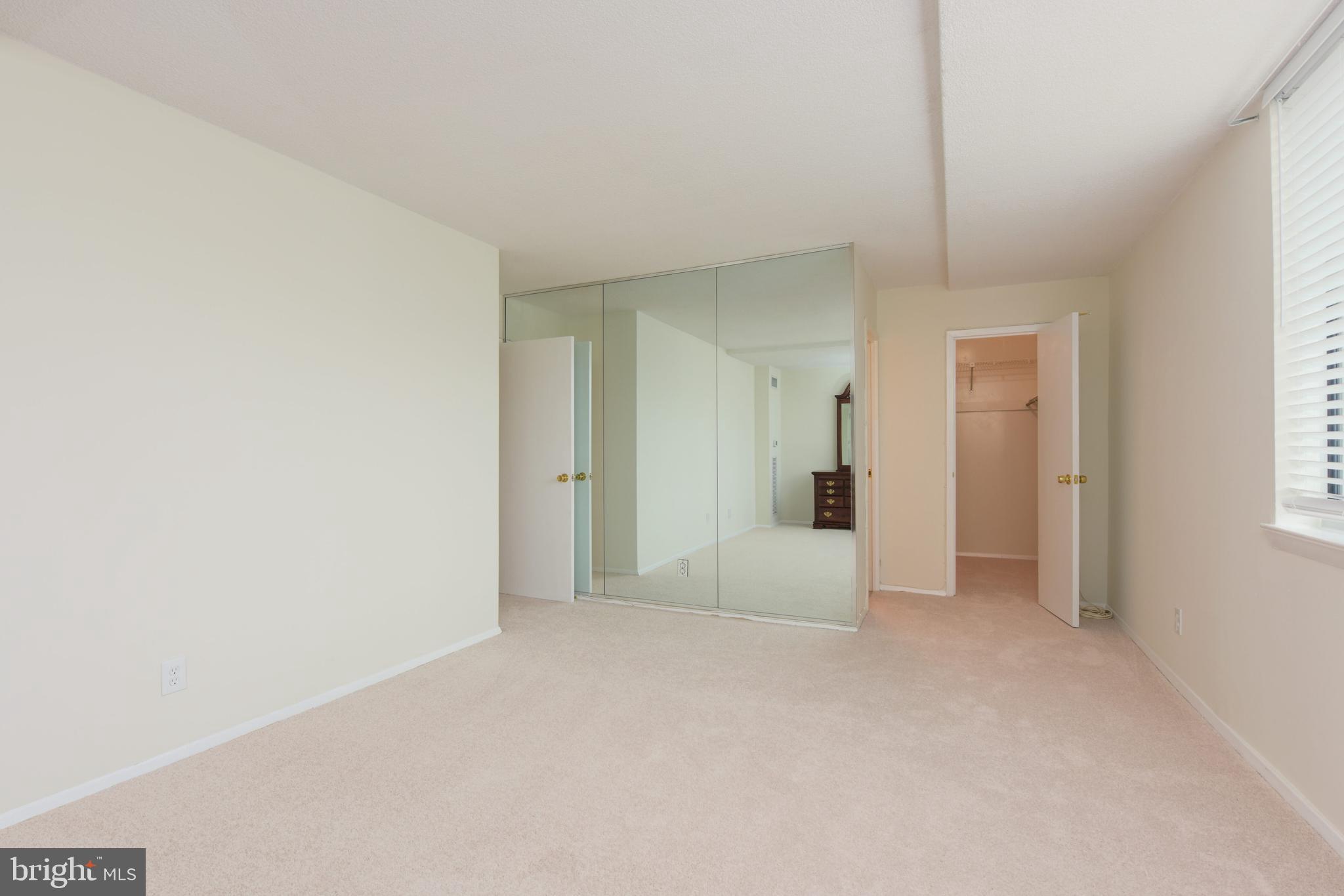 MARINA TOWERS - Residential