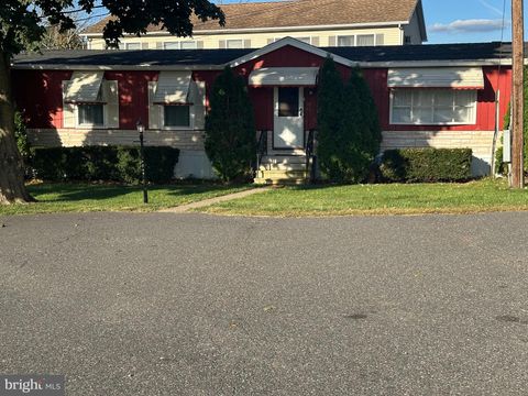 1 CLUBHOUSE QUAKERTOWN PA 18951