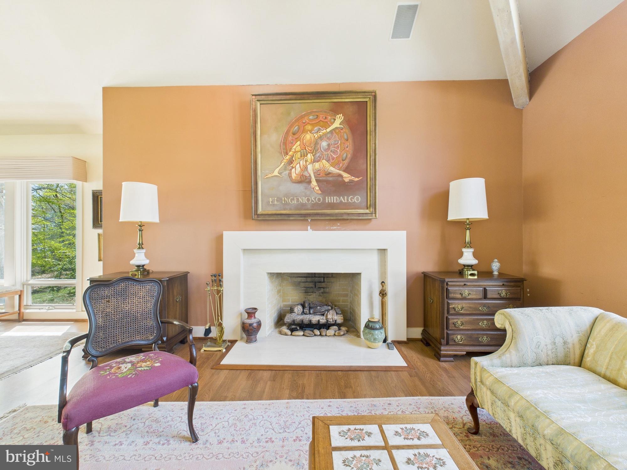 8816 DOROTHY LANE