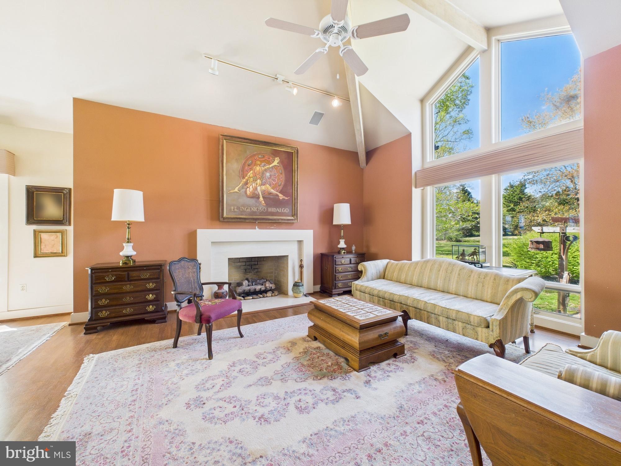 8816 DOROTHY LANE