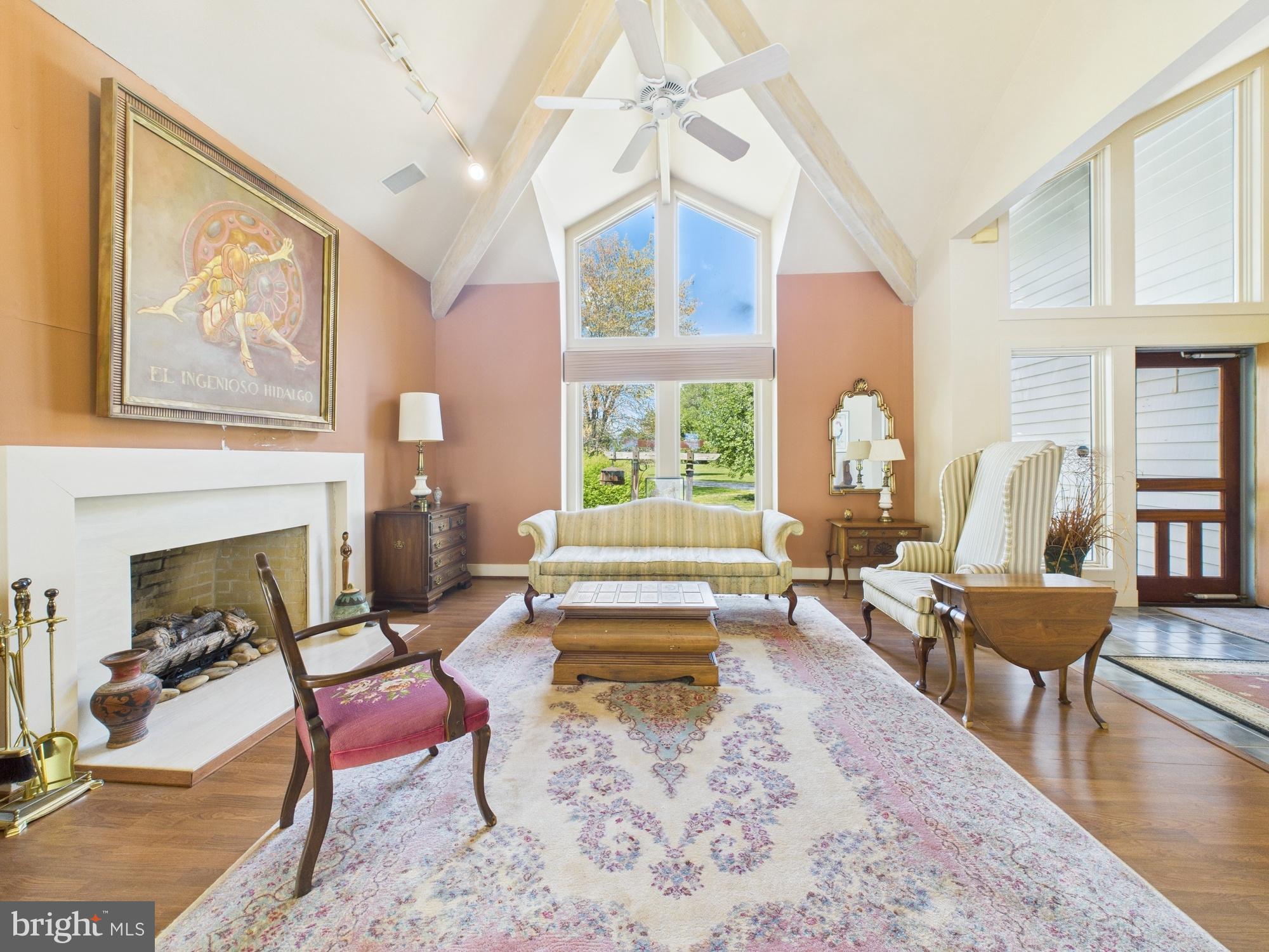 8816 DOROTHY LANE