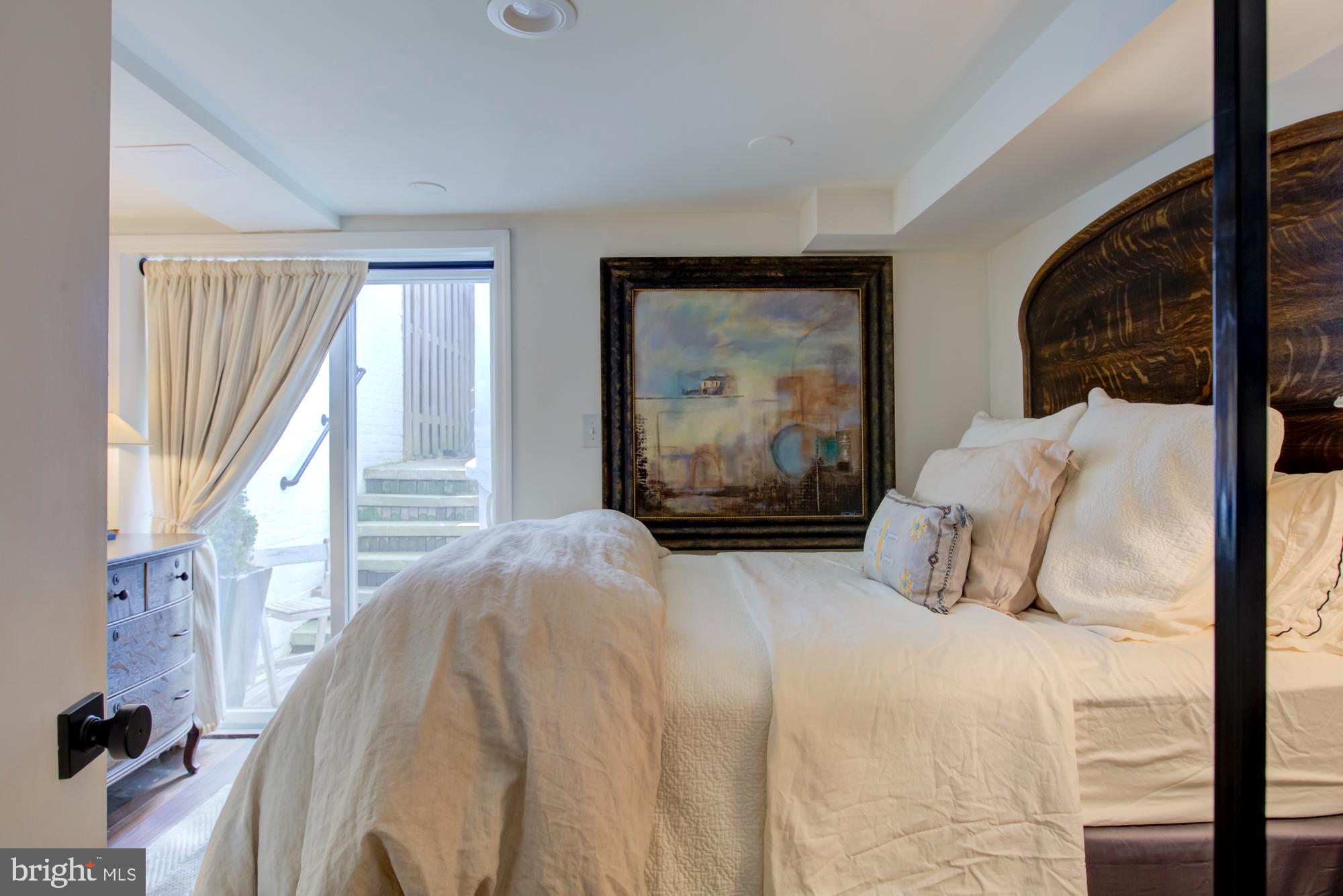 CAPITOL HILL - Residential