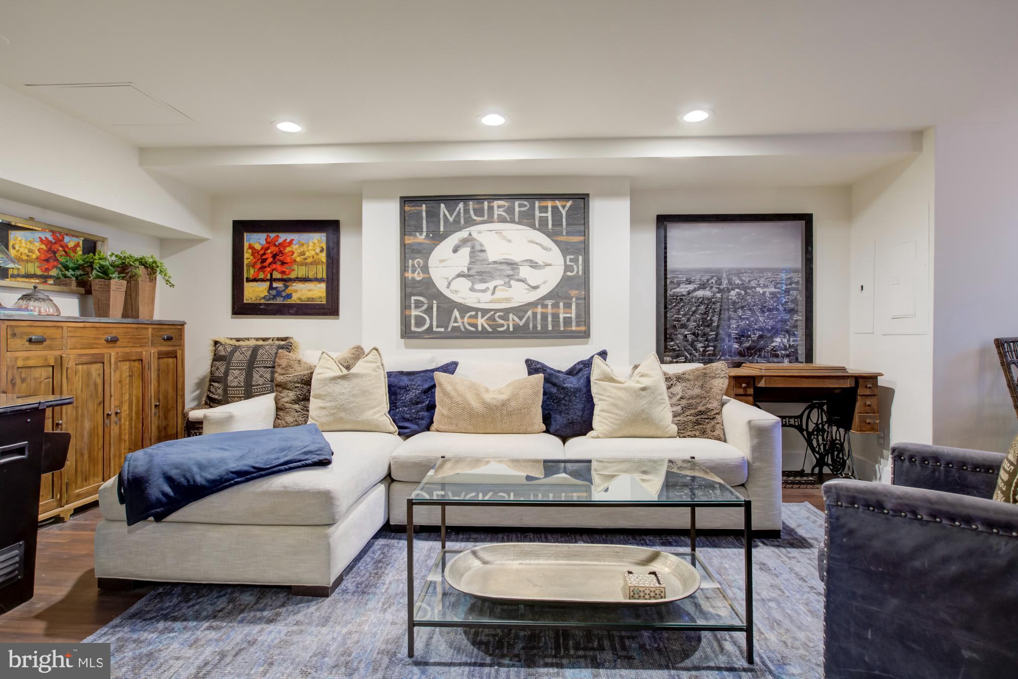 CAPITOL HILL - Residential