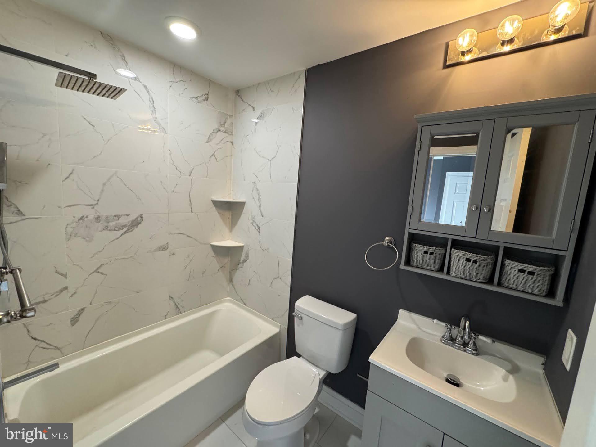 TEMPLE UNIVERSITY - Residential Lease