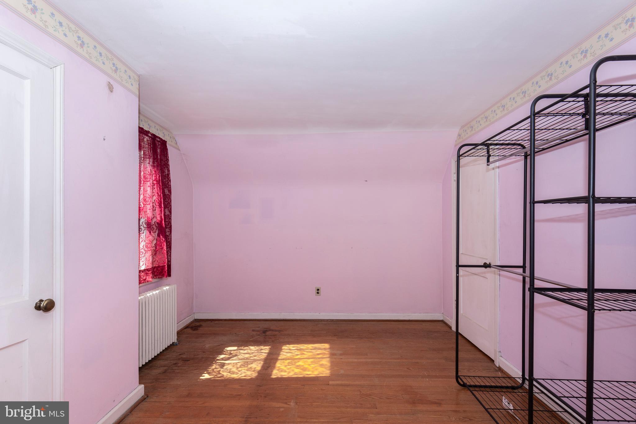 CATONSVILLE KNOLLS - Residential