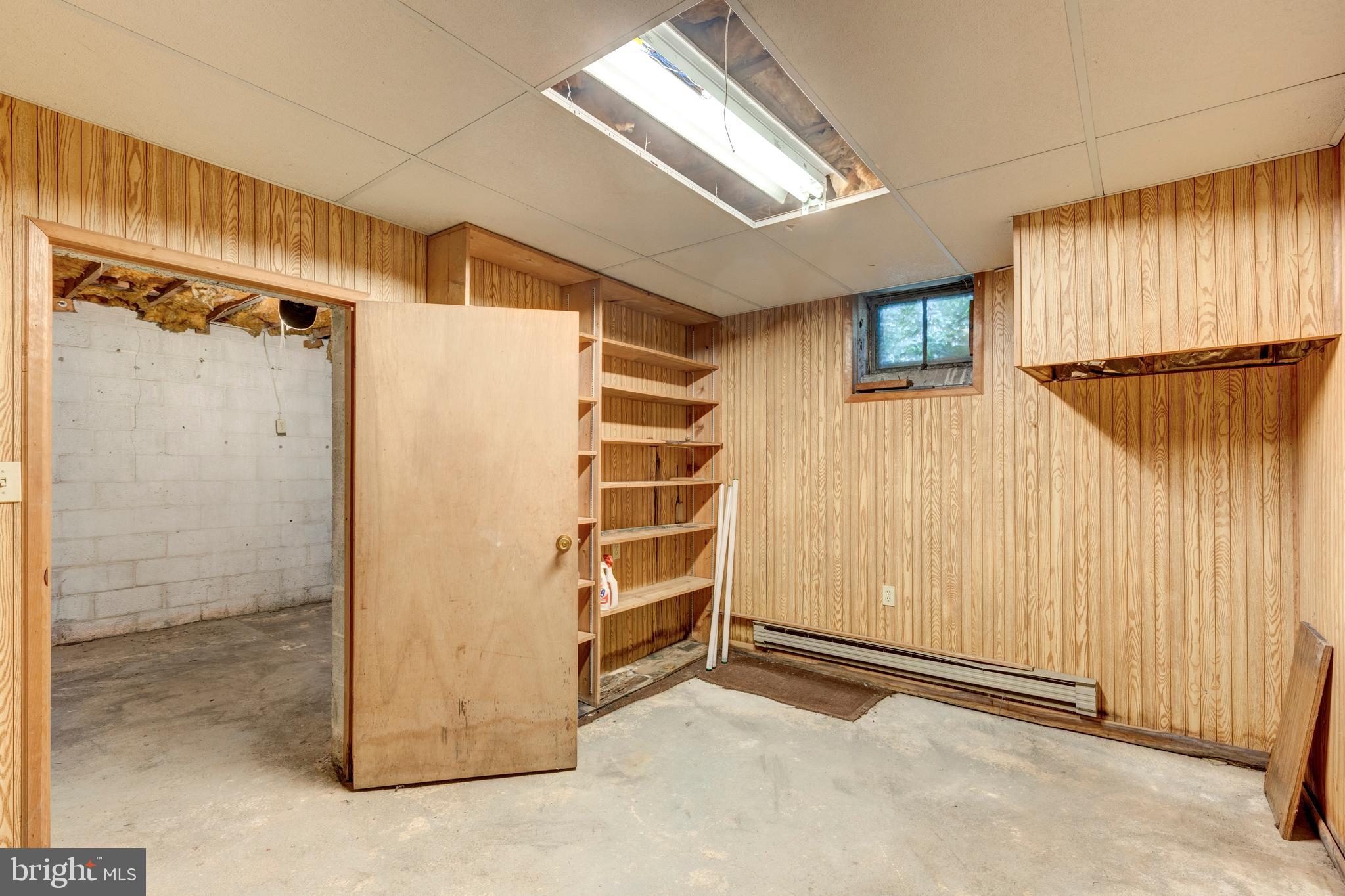 CATONSVILLE KNOLLS - Residential