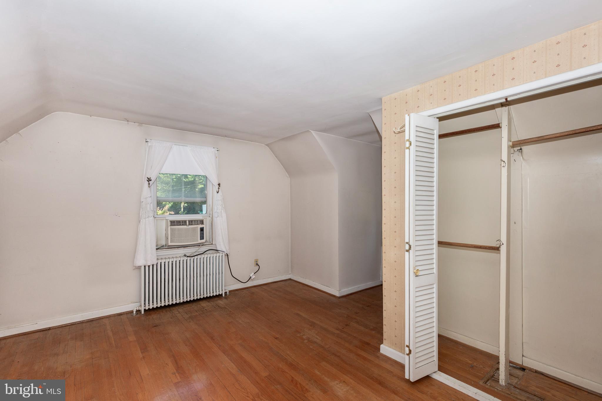 CATONSVILLE KNOLLS - Residential