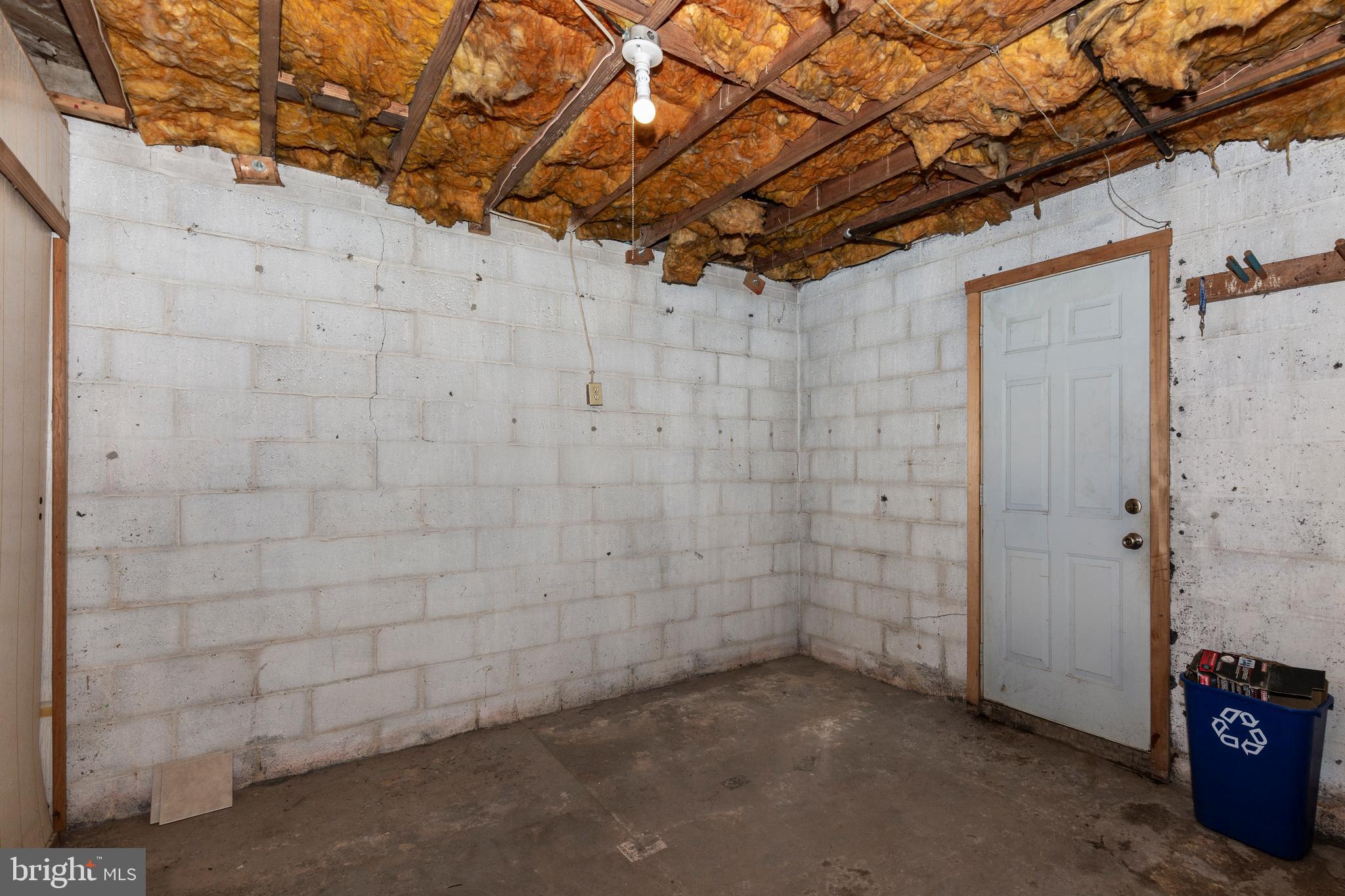 CATONSVILLE KNOLLS - Residential