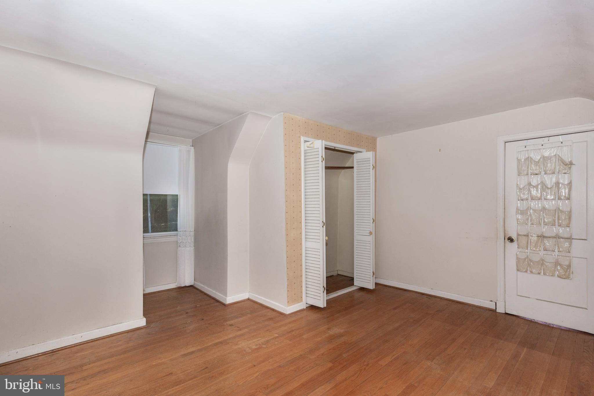 CATONSVILLE KNOLLS - Residential