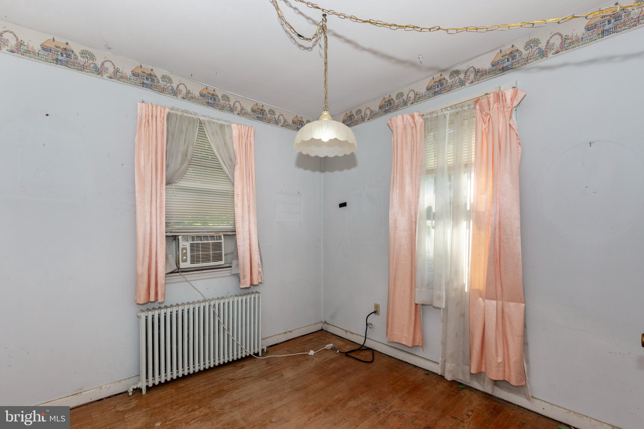 CATONSVILLE KNOLLS - Residential