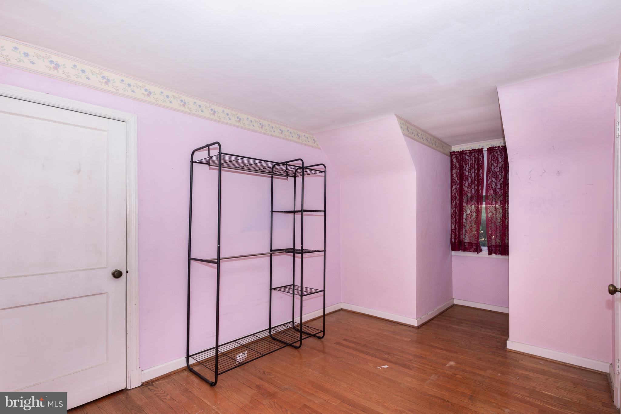 CATONSVILLE KNOLLS - Residential