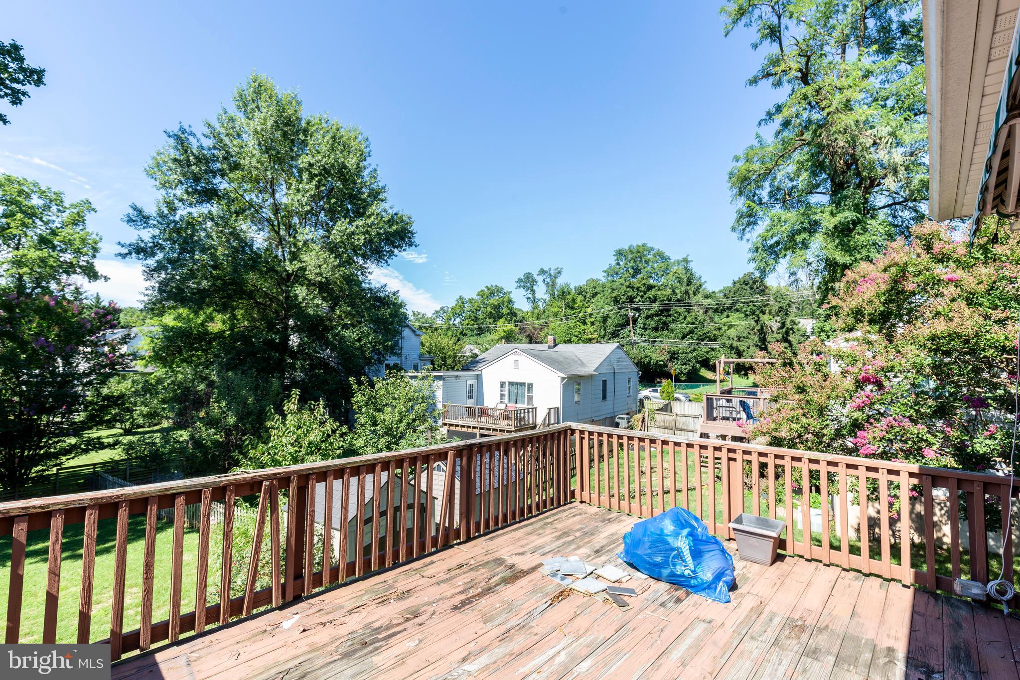 CATONSVILLE KNOLLS - Residential