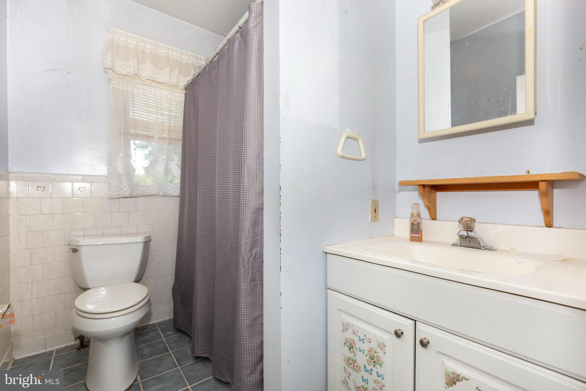 CATONSVILLE KNOLLS - Residential