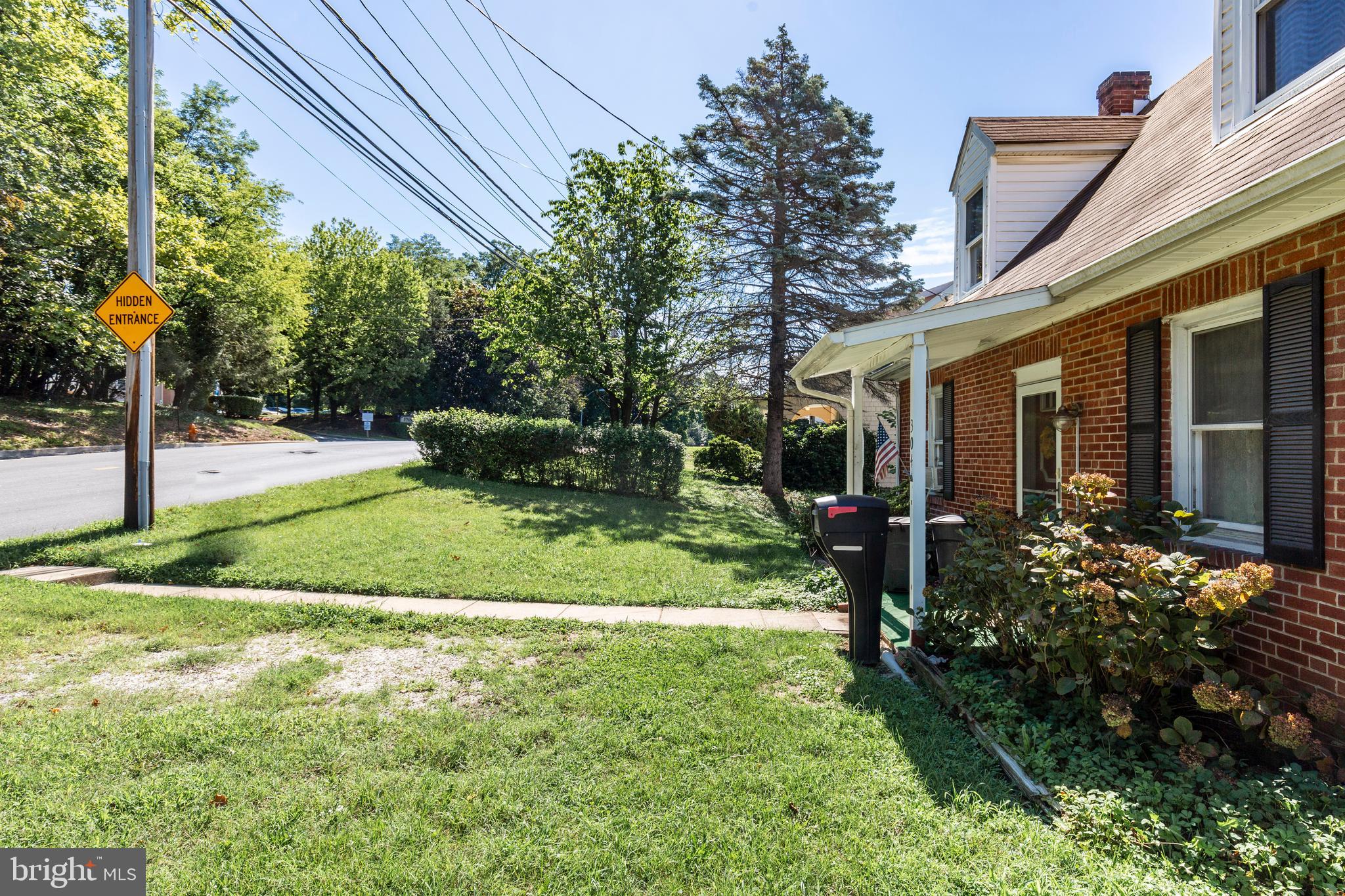 CATONSVILLE KNOLLS - Residential