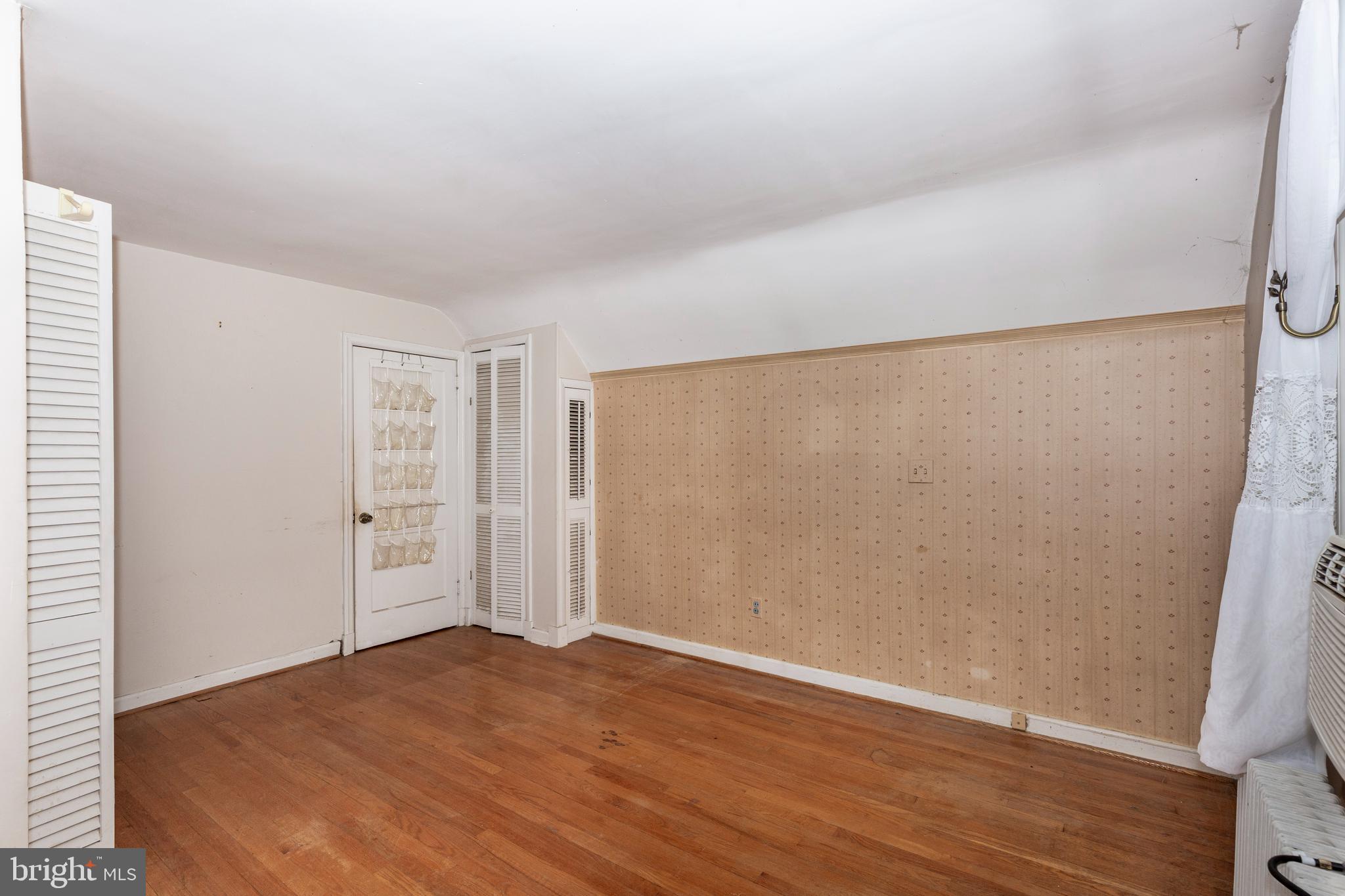 CATONSVILLE KNOLLS - Residential