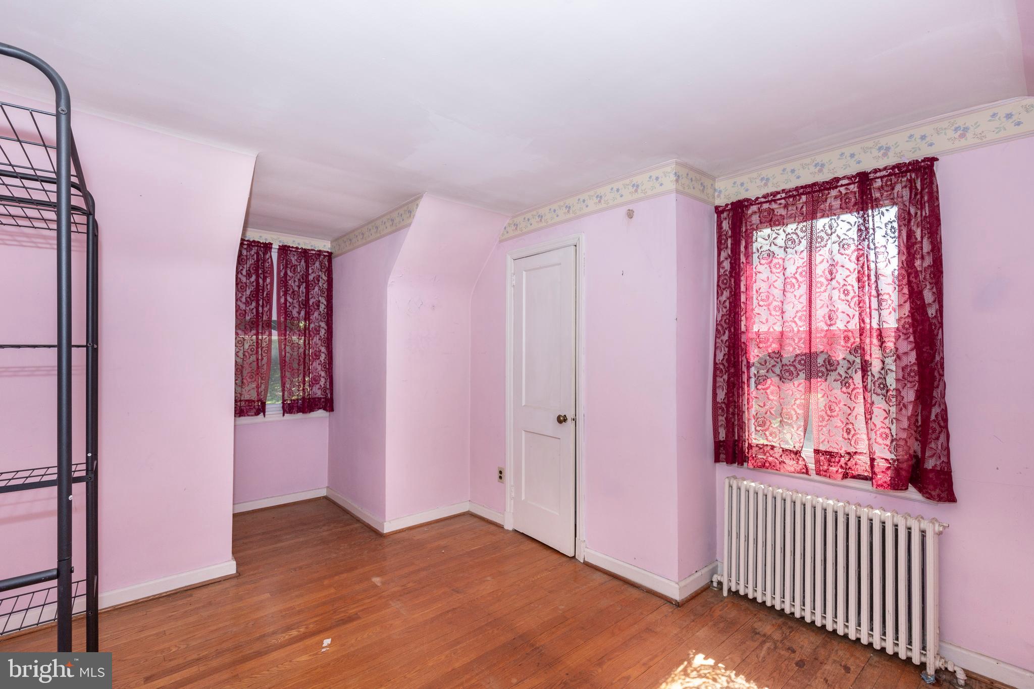 CATONSVILLE KNOLLS - Residential