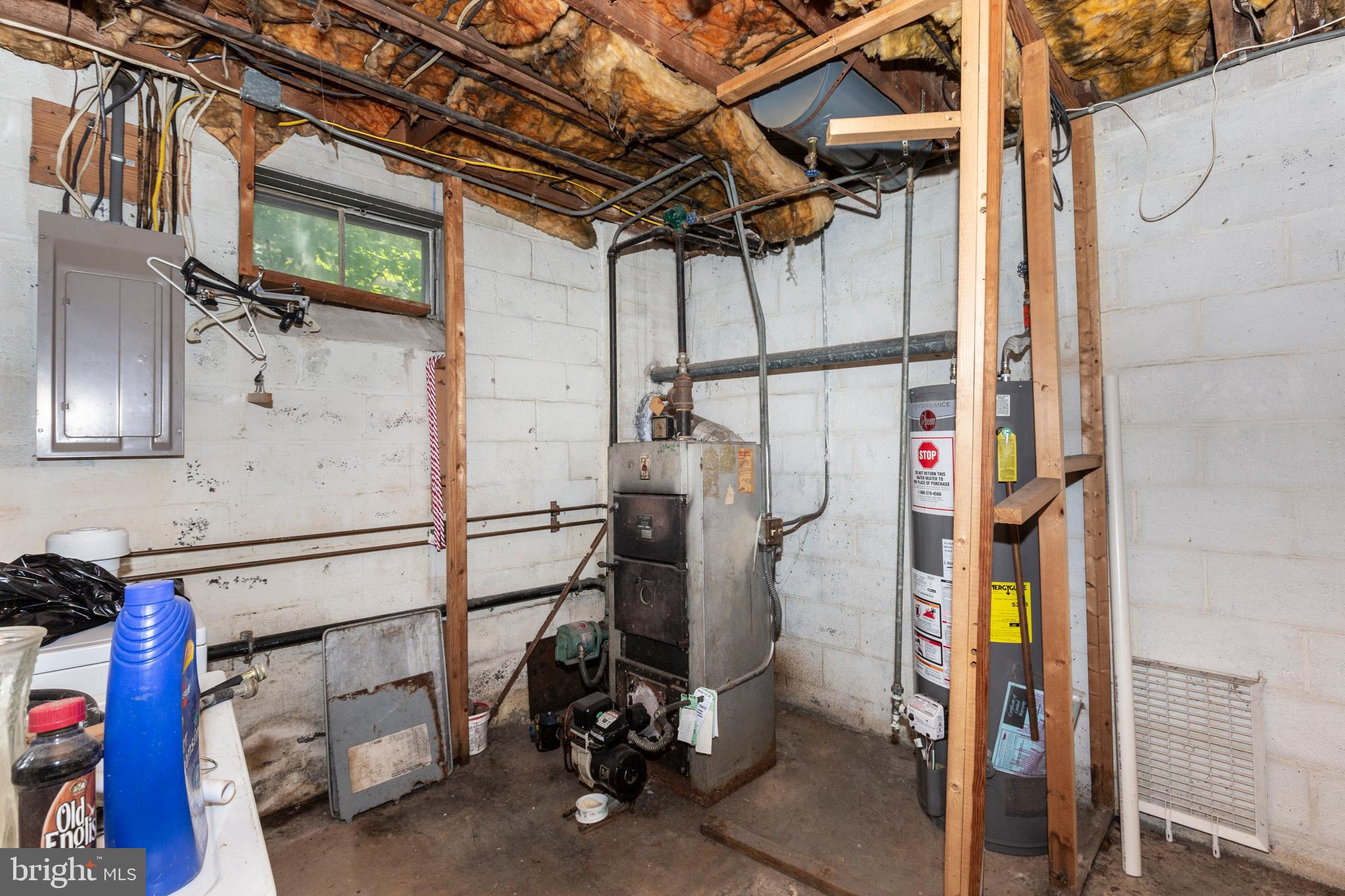 CATONSVILLE KNOLLS - Residential