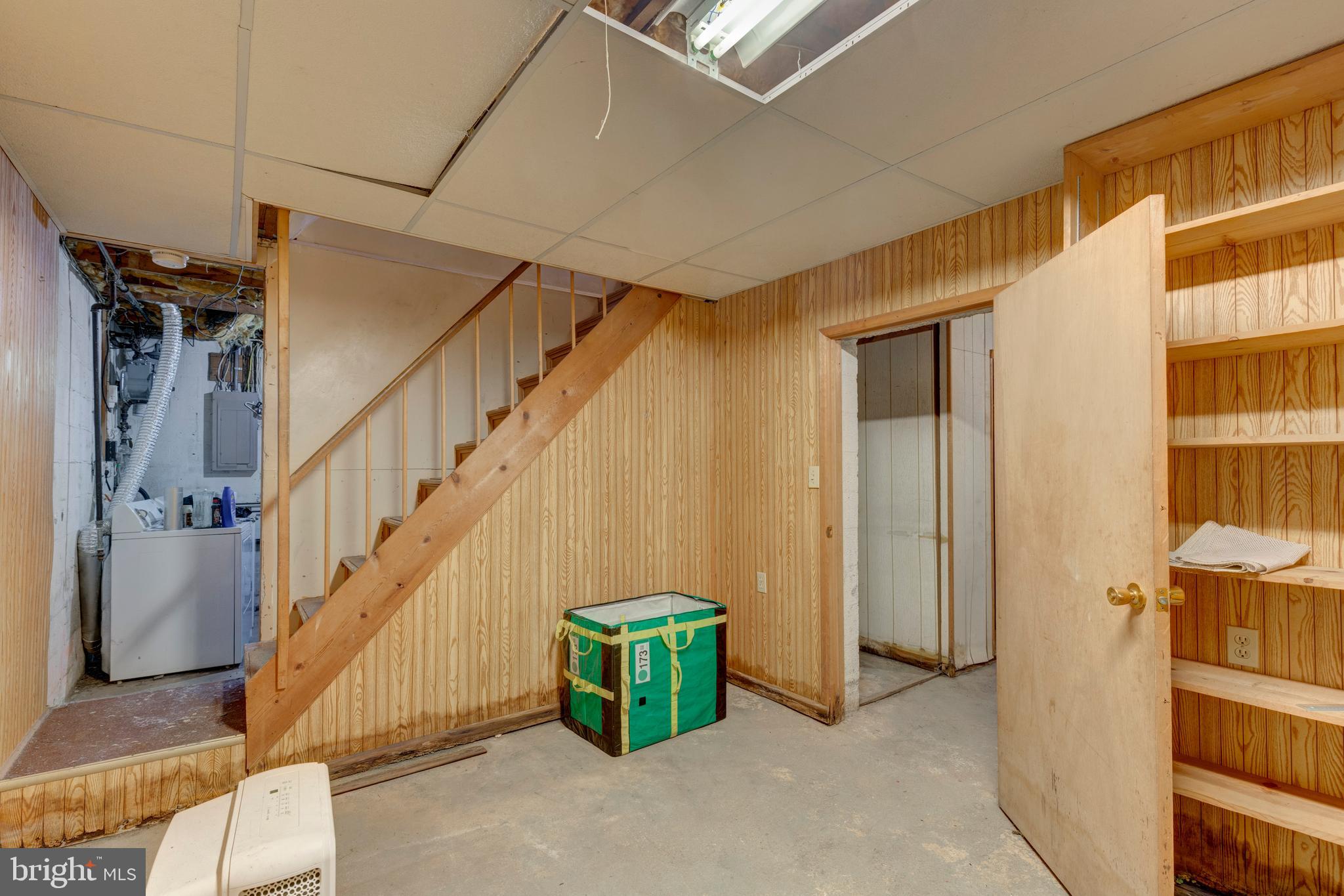 CATONSVILLE KNOLLS - Residential