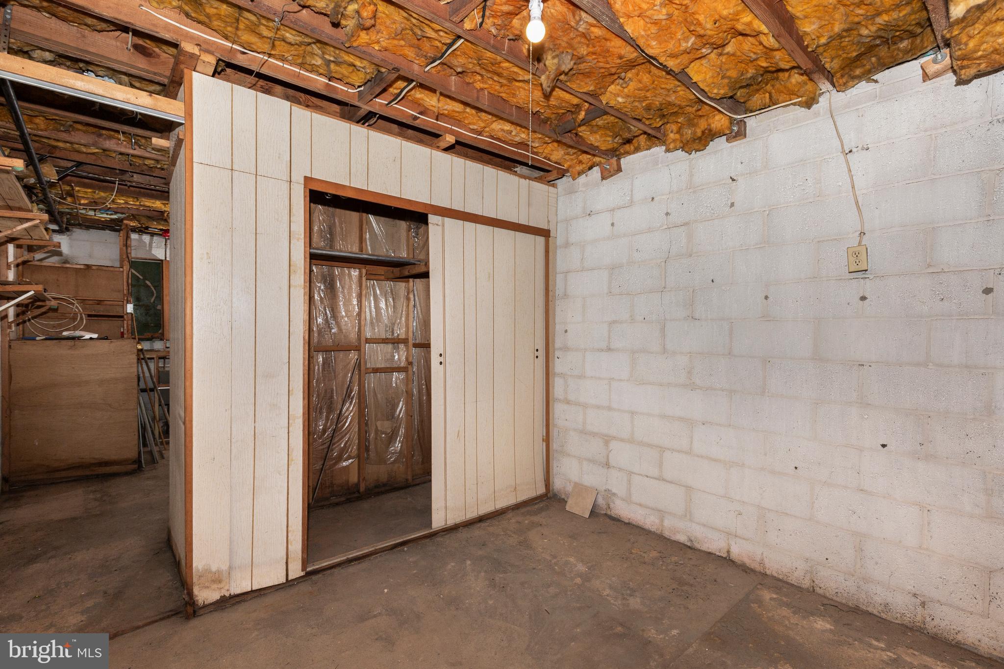 CATONSVILLE KNOLLS - Residential