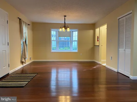 64 Drewes, Lawrenceville, NJ MLS: NJME2059376