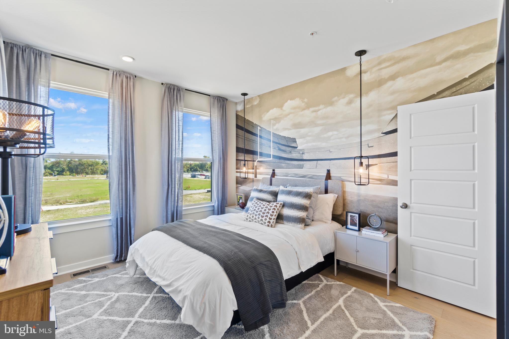 SOUTH LAKE - Residential