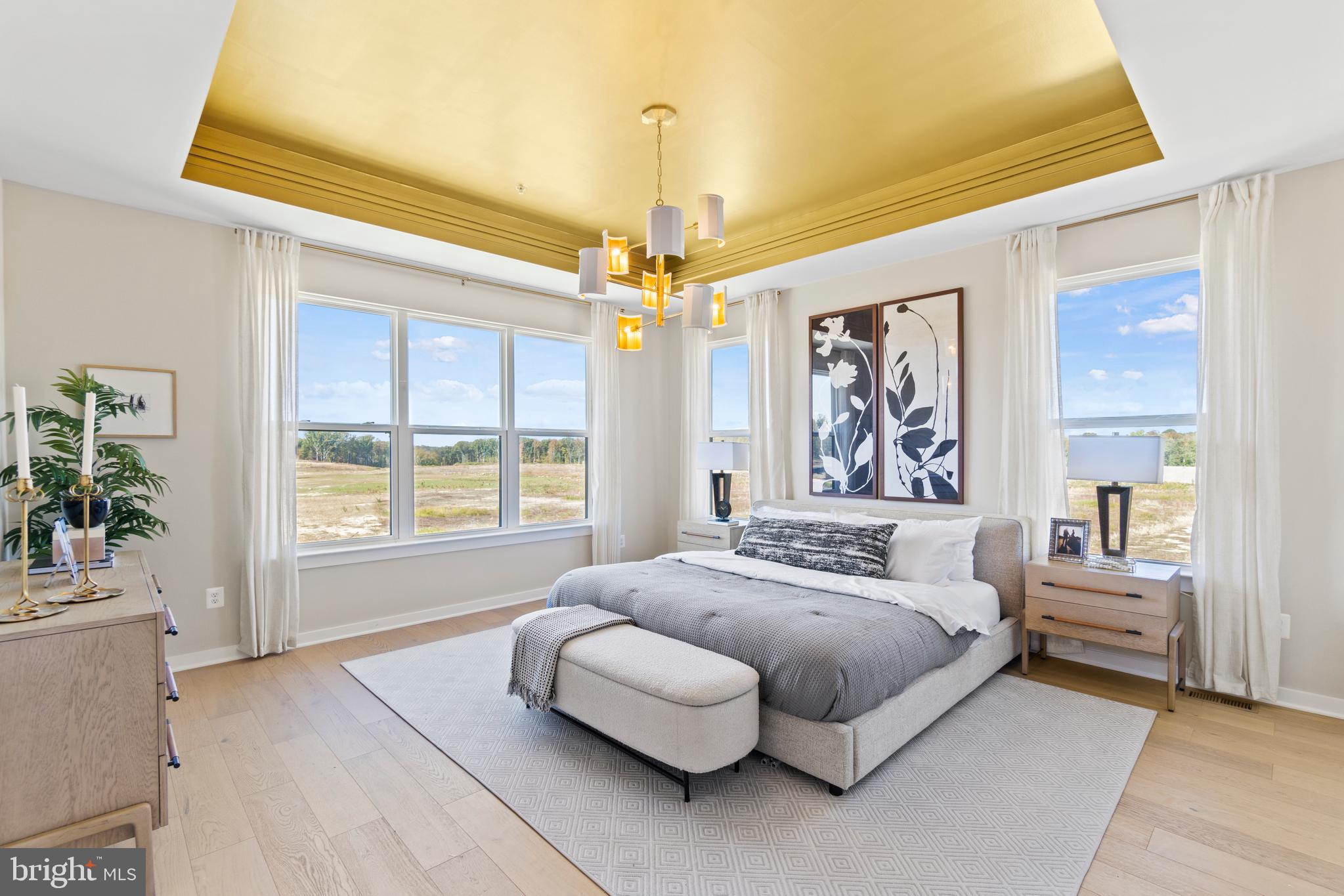 SOUTH LAKE - Residential