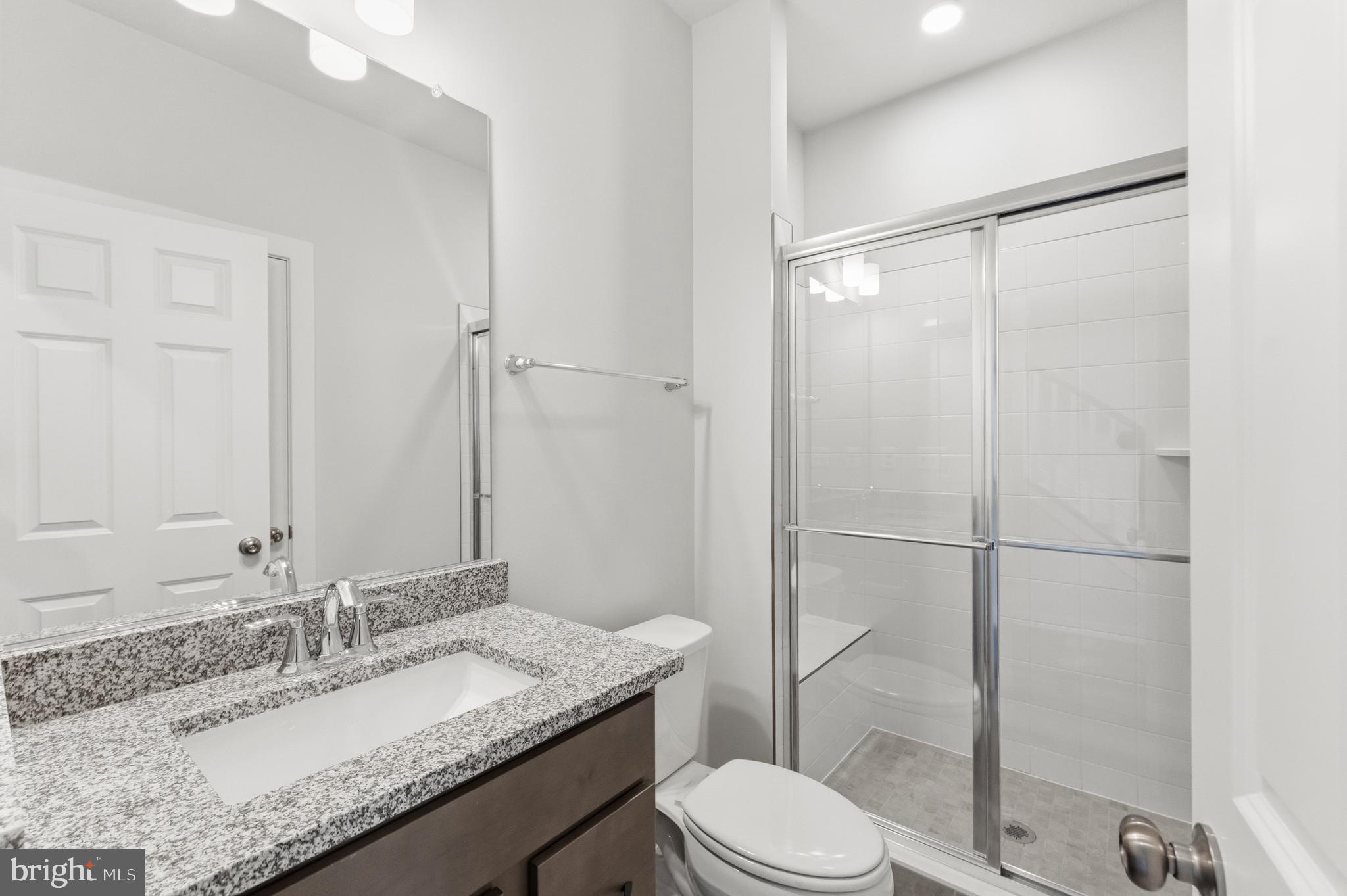 SOUTH LAKE - Residential