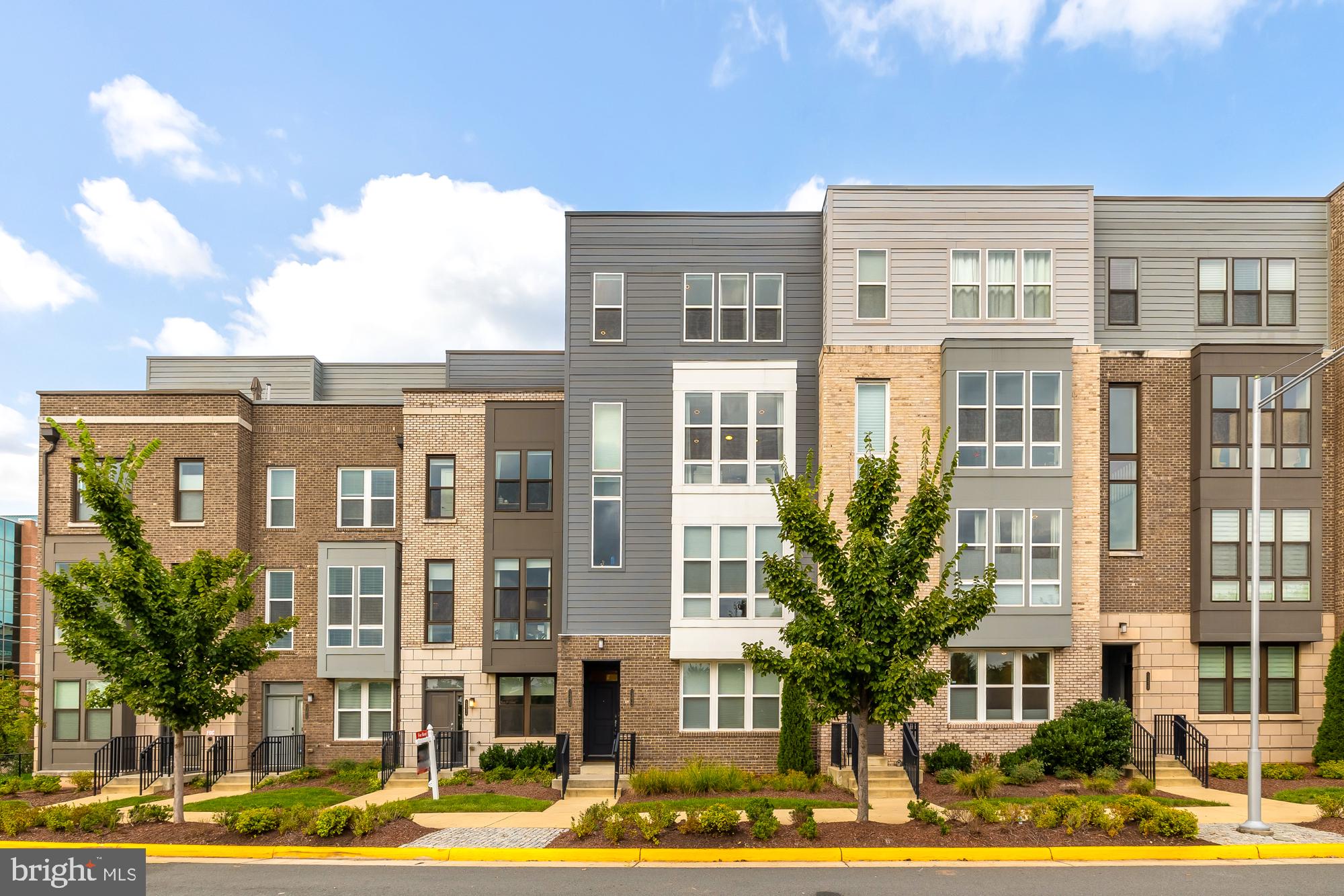 METROPARK AT ARROWBROOK - Residential