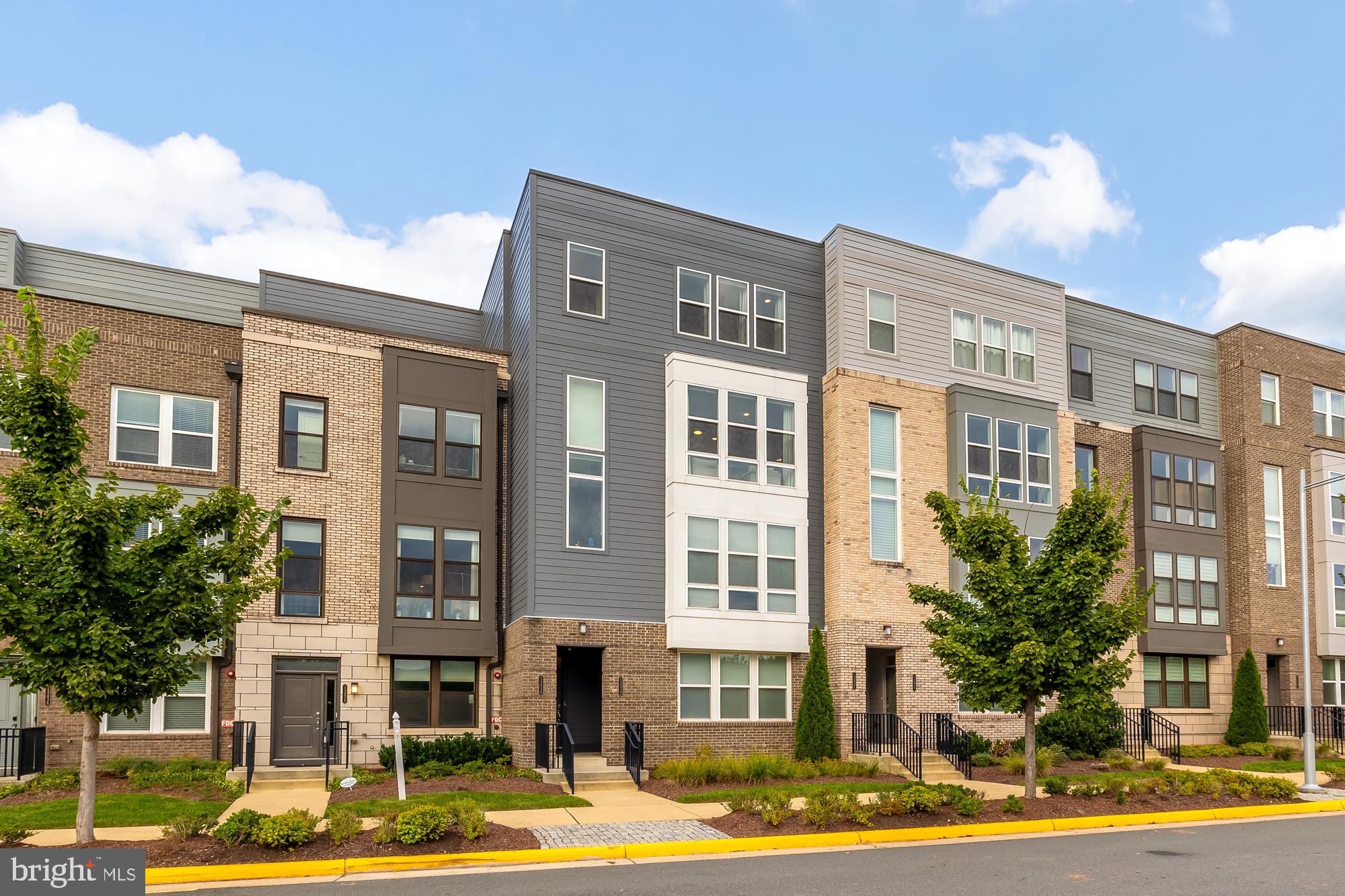 METROPARK AT ARROWBROOK - Residential